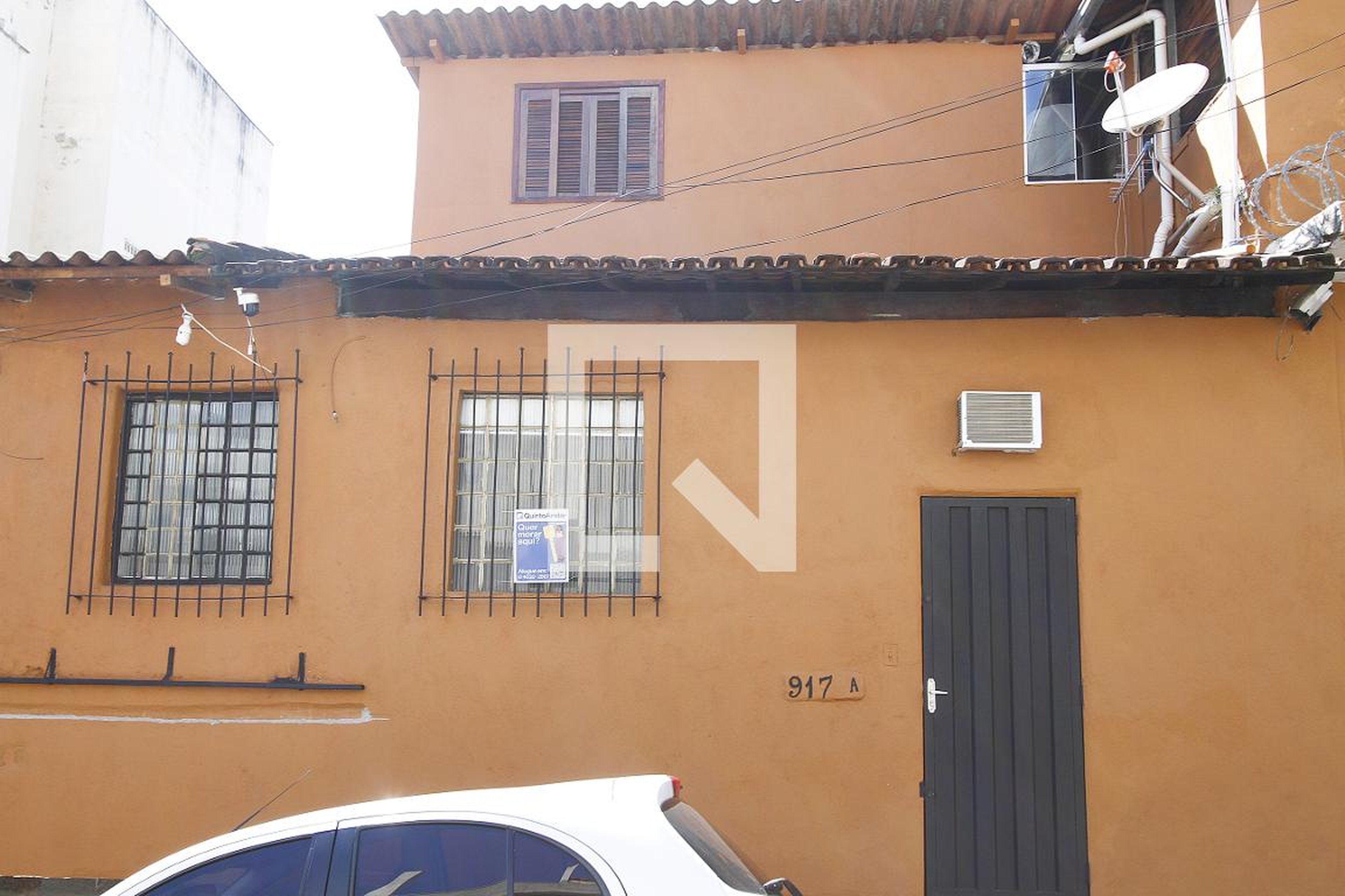 Fachada Condomínio em Rua Junquilhos, 917
