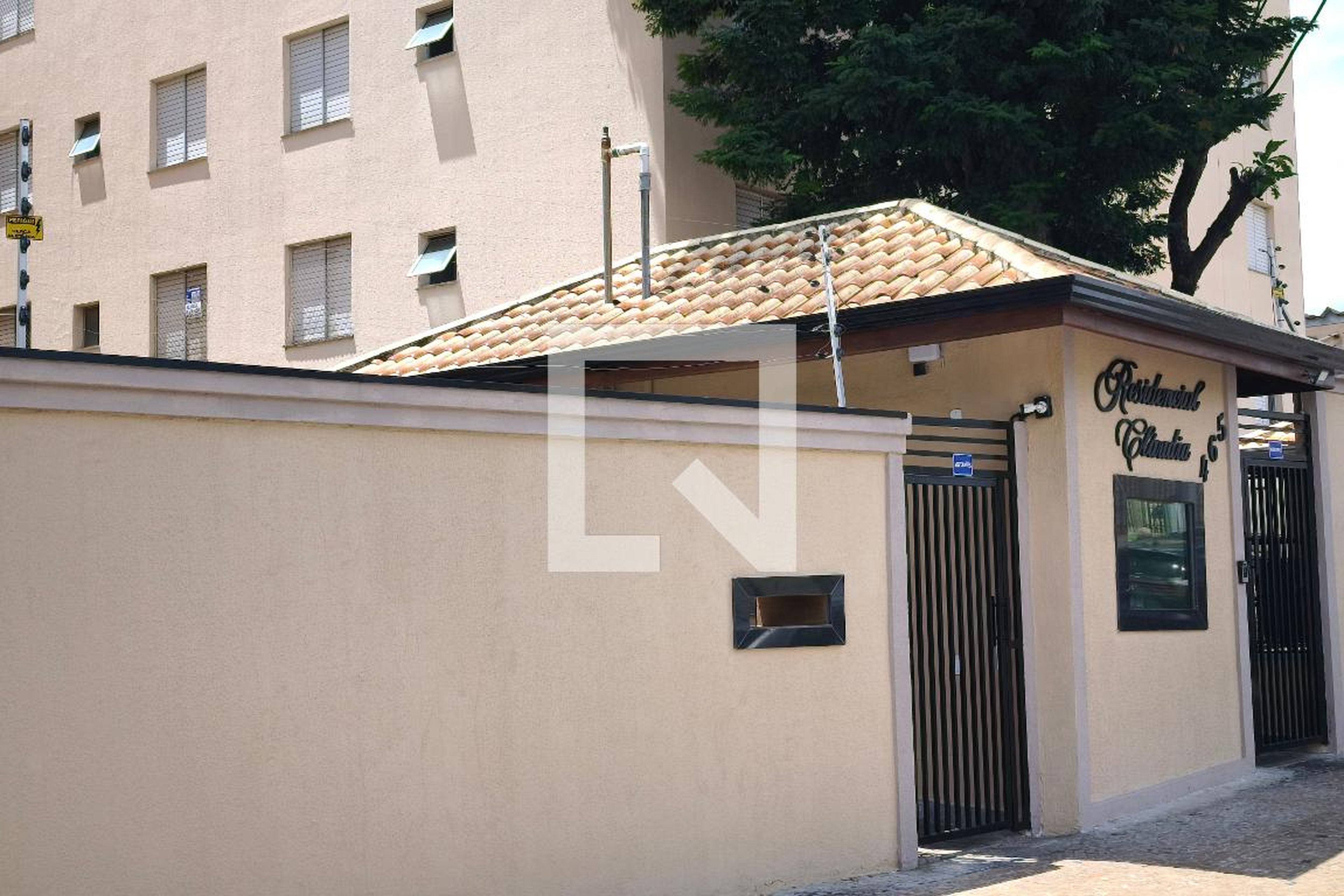 Fachada do Condomínio Condomínio em Avenida Mirandópolis, 475