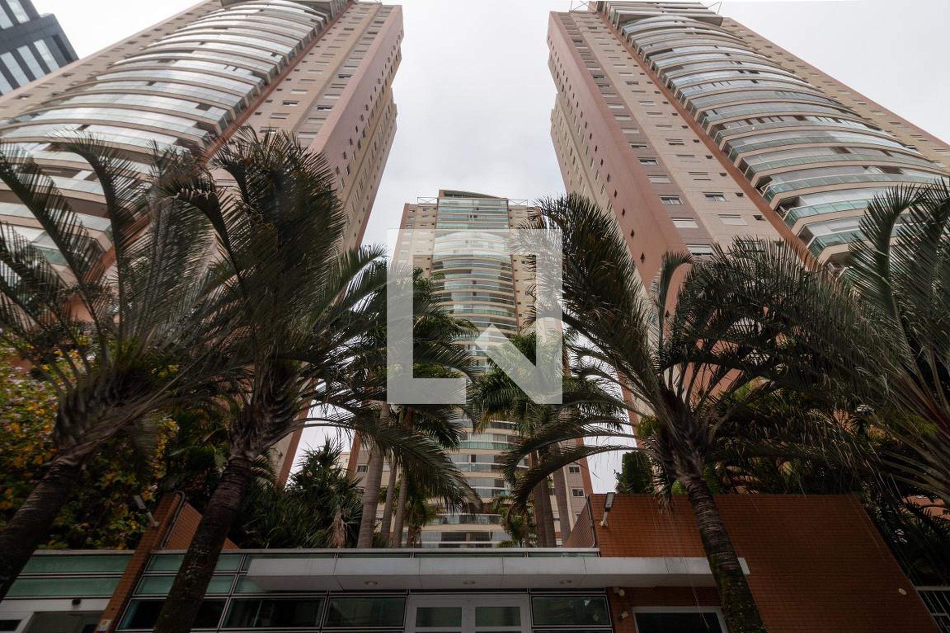 Fachada do Prédio Condomínio Camp Life