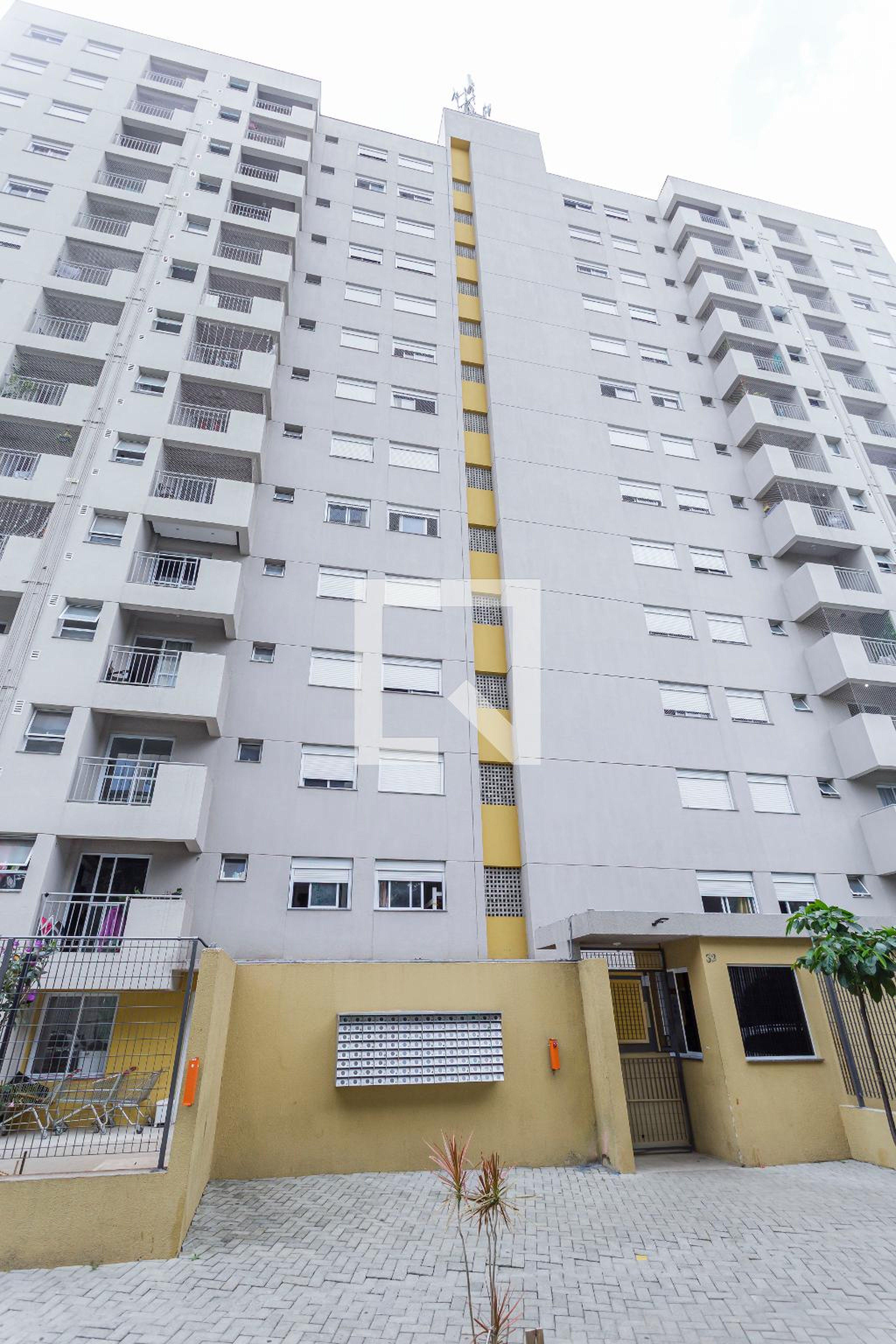 Fachada Condomínio em Rua Coliseu, 84