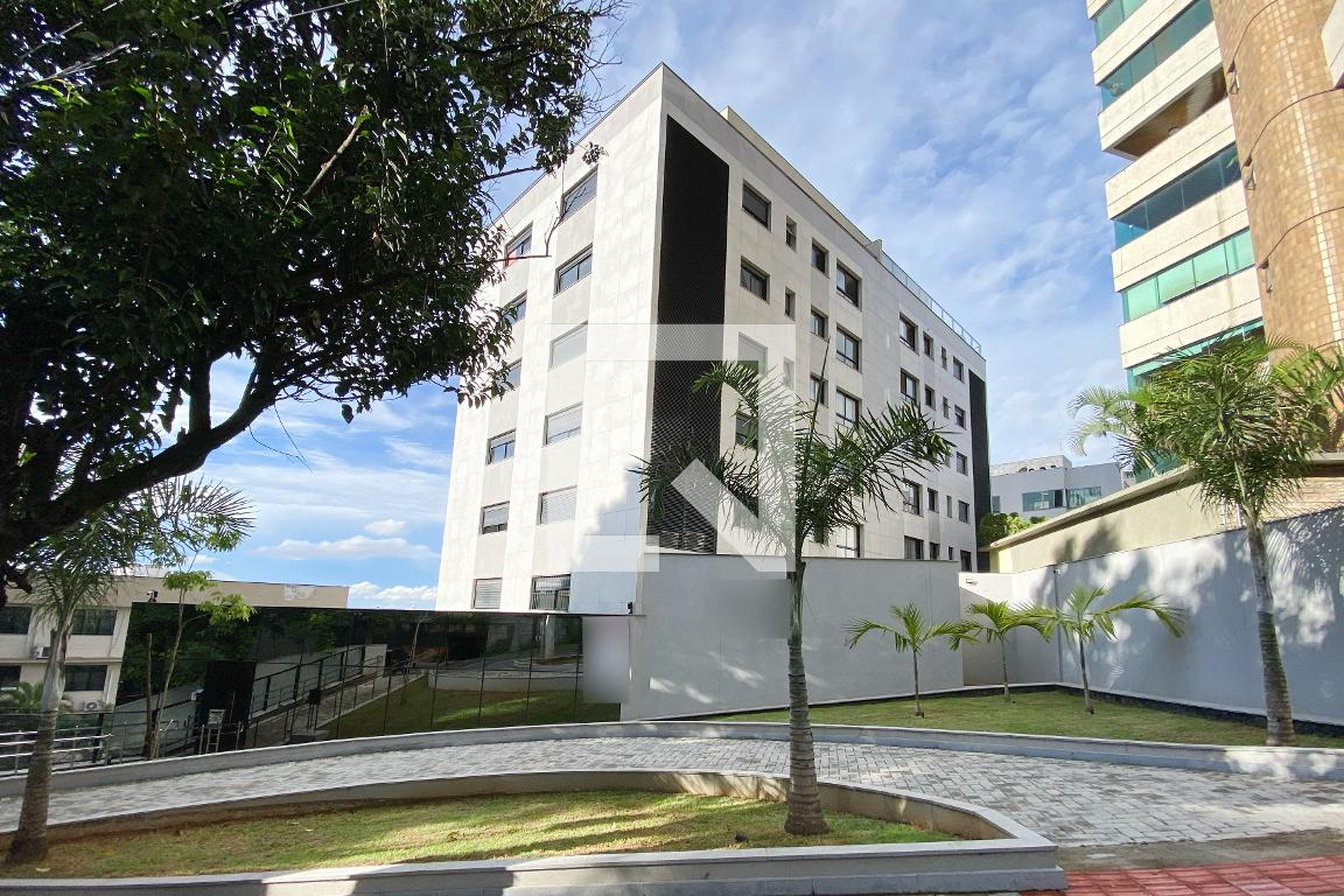 Fachada Condomínio em Rua Santa Fé, 73