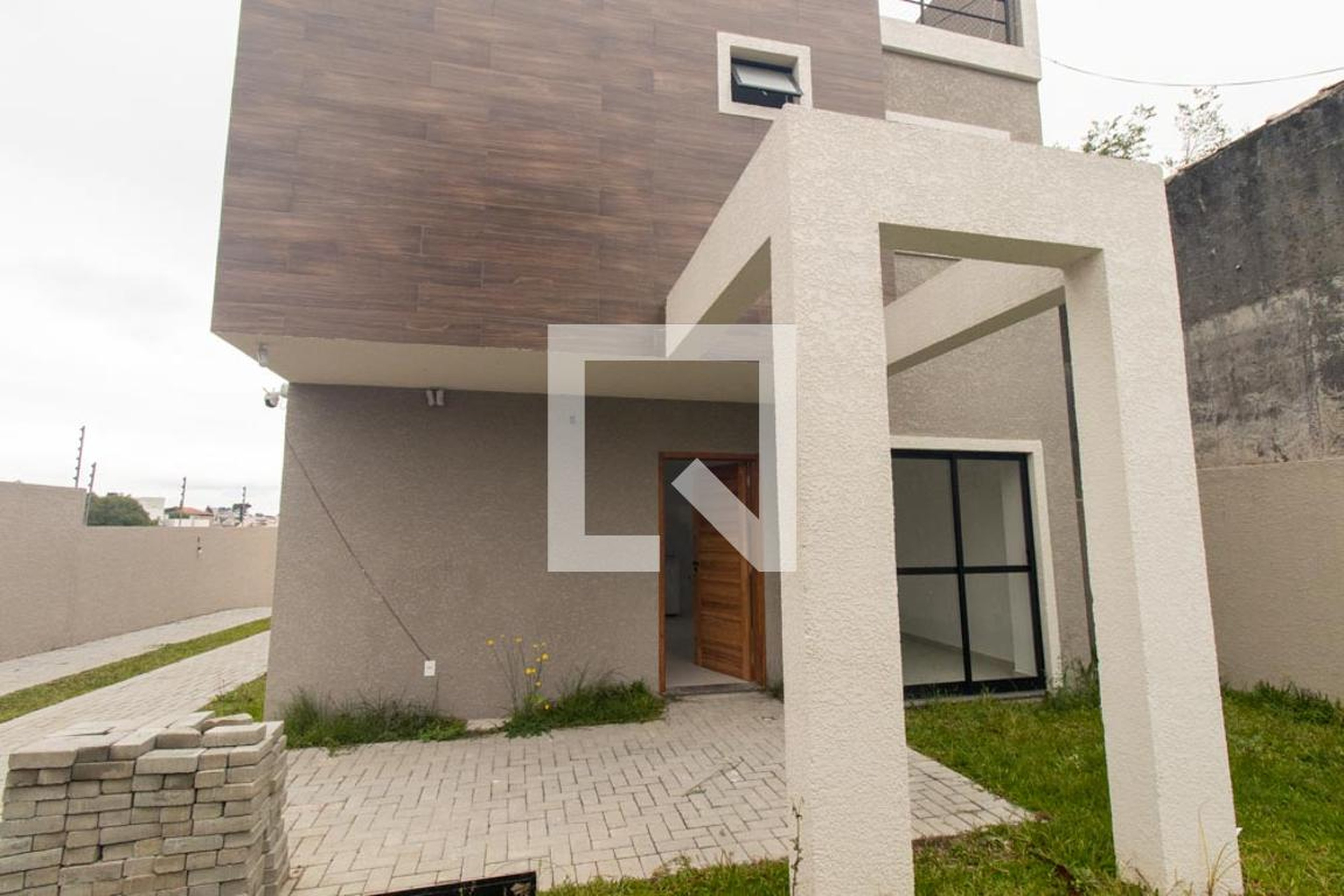 Fachada Condomínio em Rua Coronel Airton Plaisant, 1666