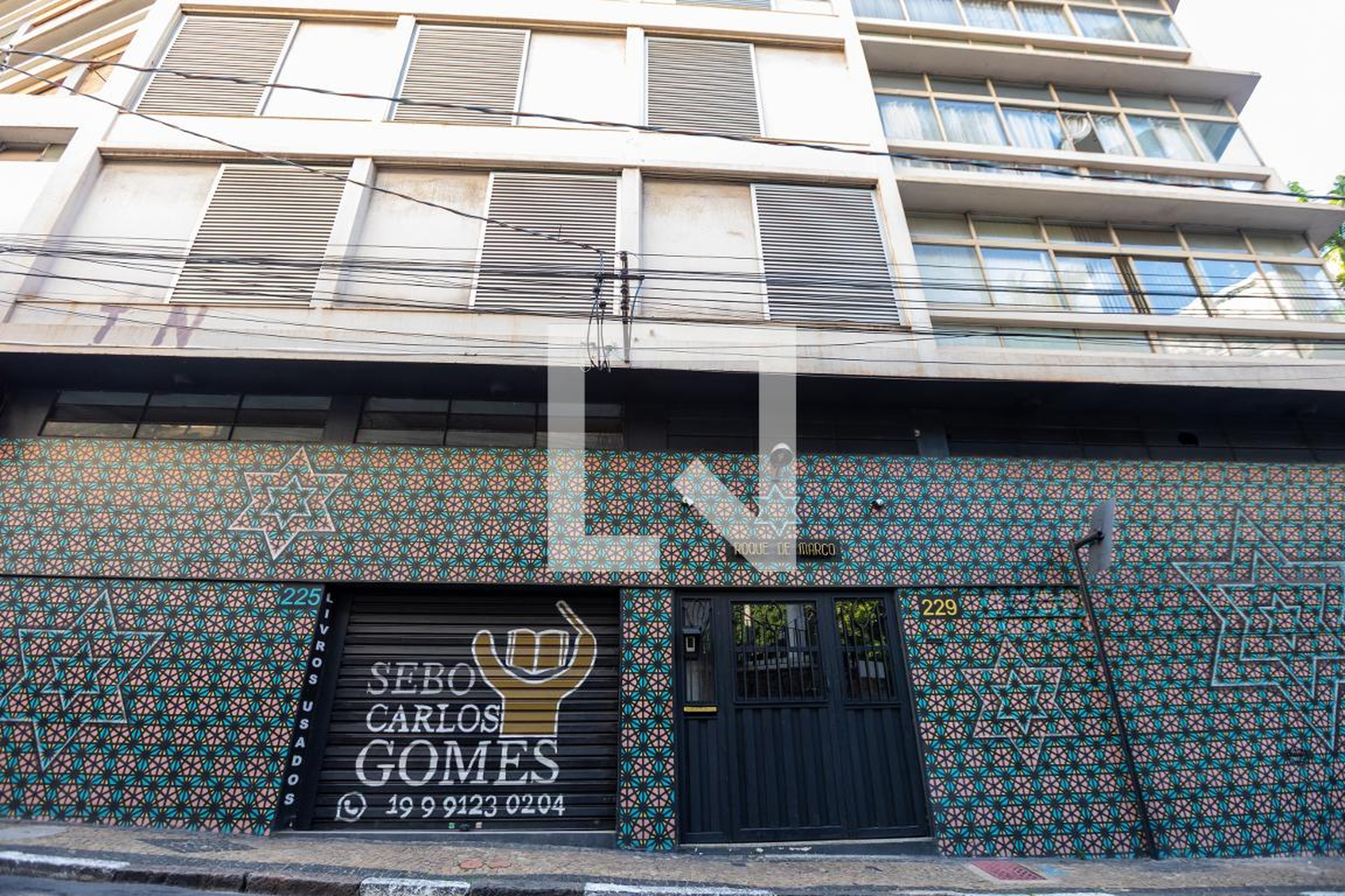 Entrada do Prédio - Roque de Marco