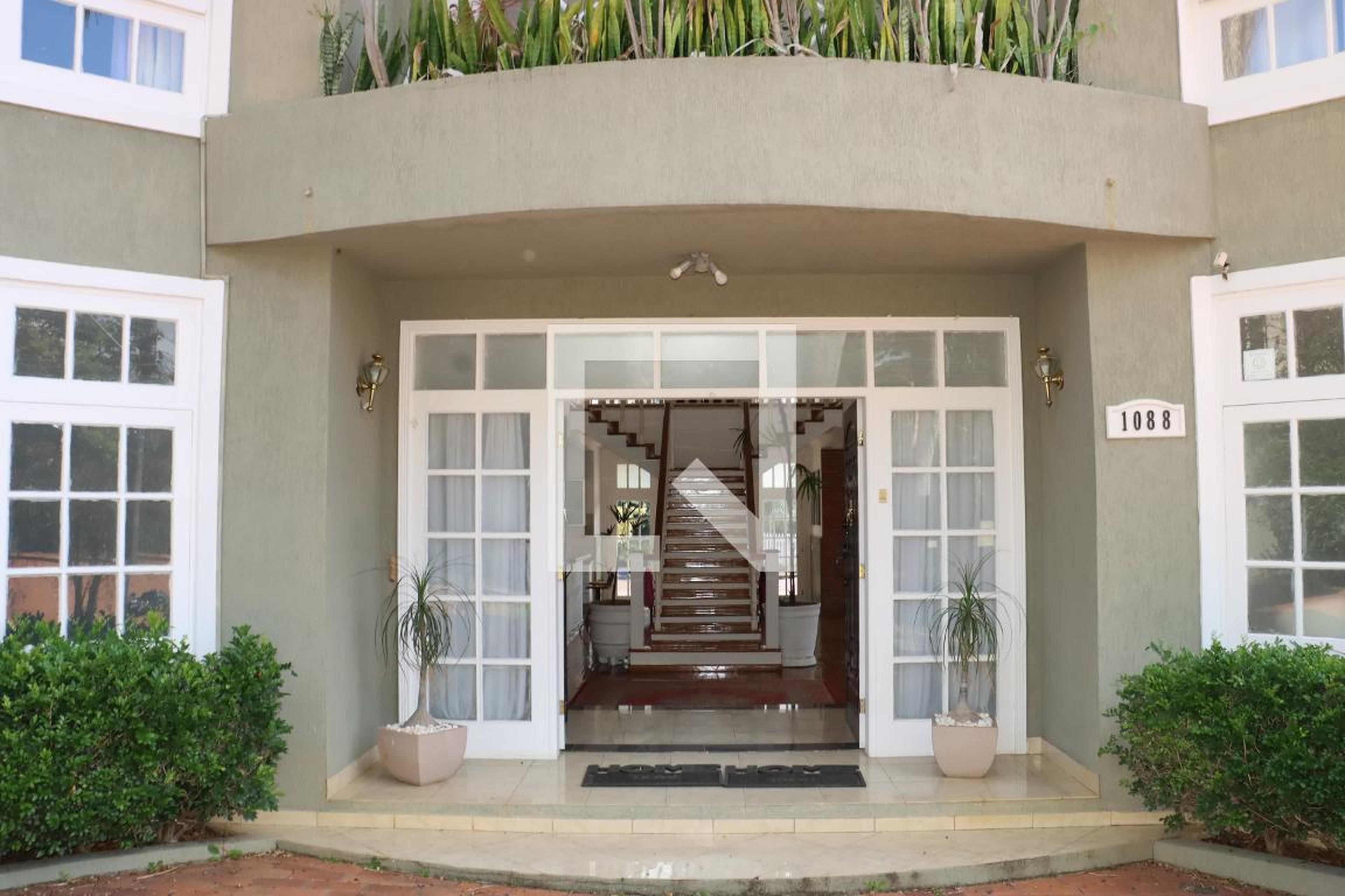 Fachada Condomínio em Rua Duarte da Costa, 1088