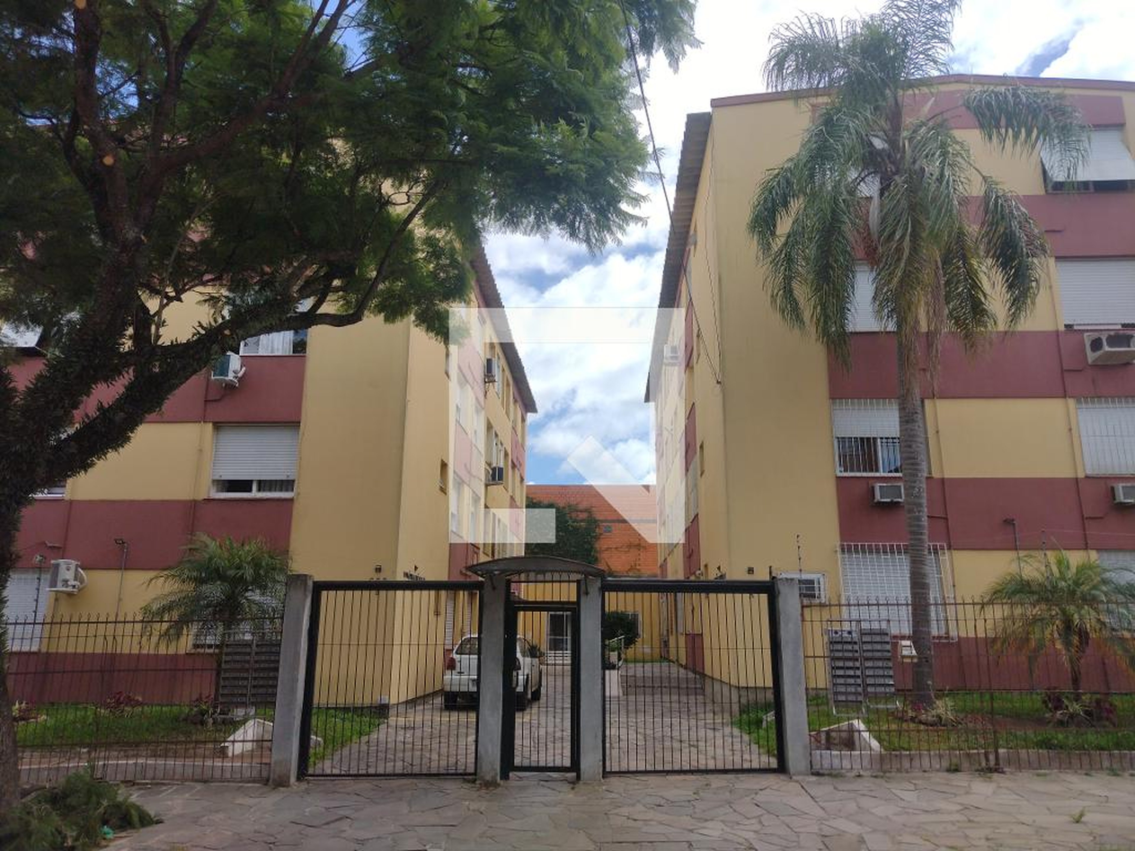 Fachada Condomínio em Rua Ângelo Crivellaro, 700