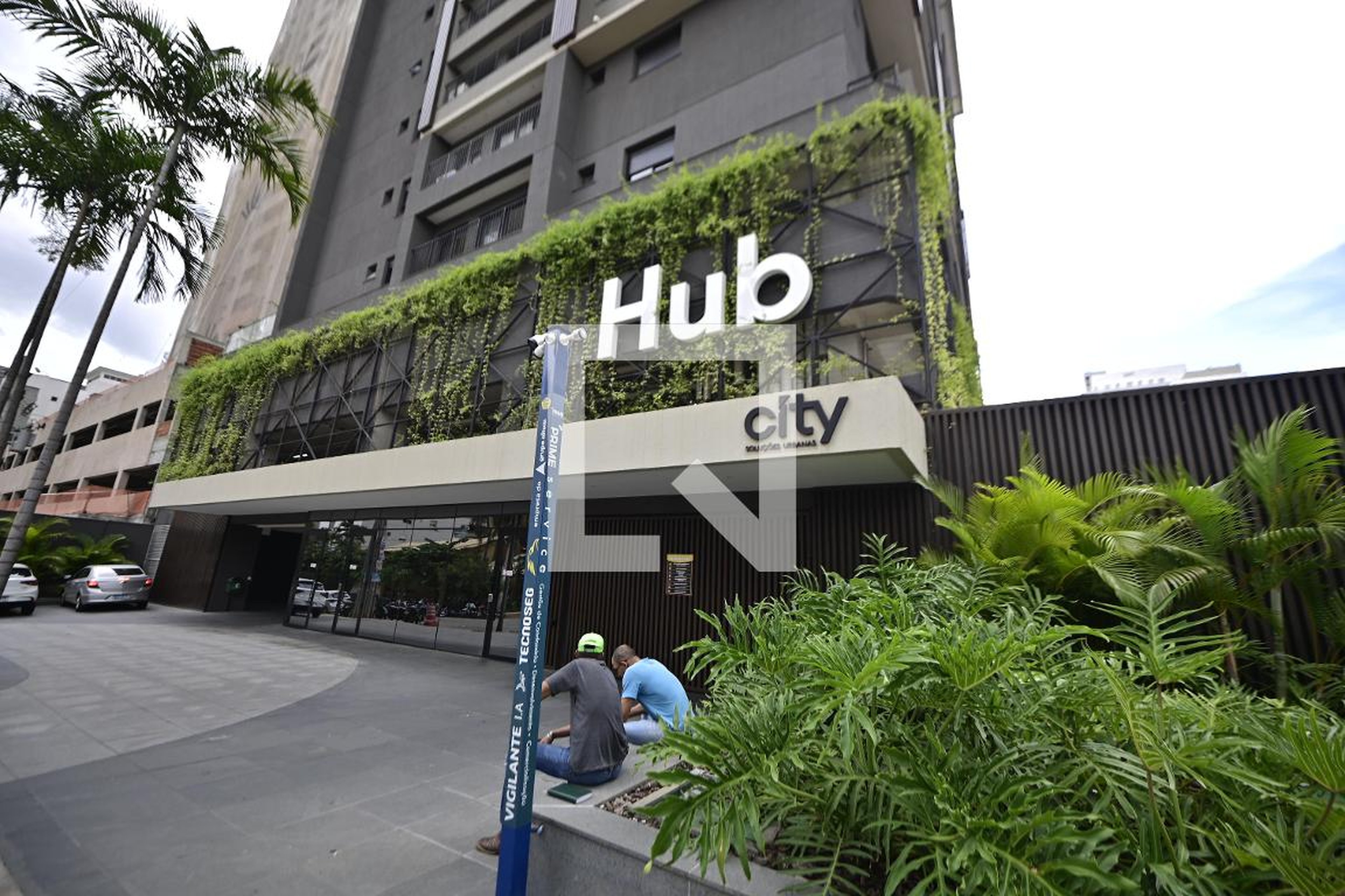 Fachada Condomínio em Rua T-27, 344