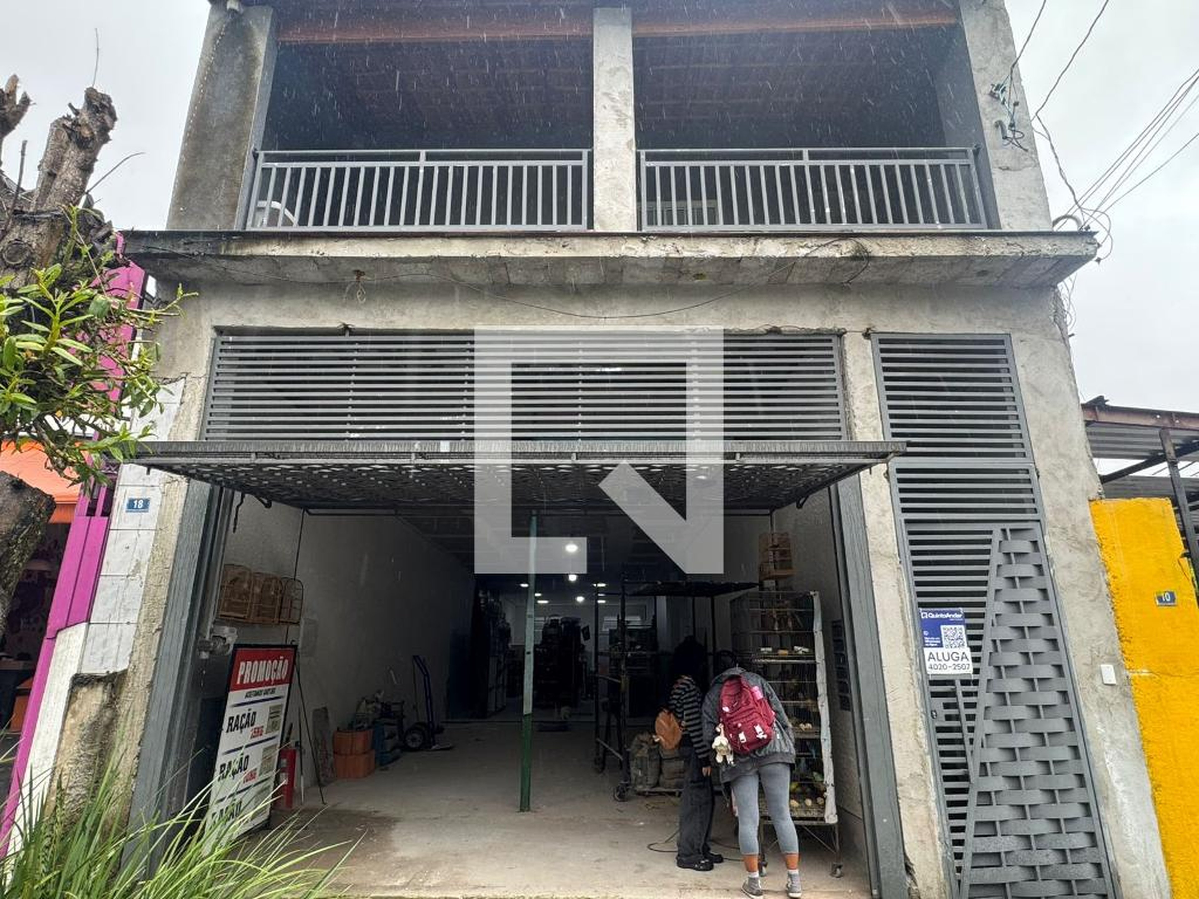 Fachada Condomínio em Avenida Neusa Luongo, 18