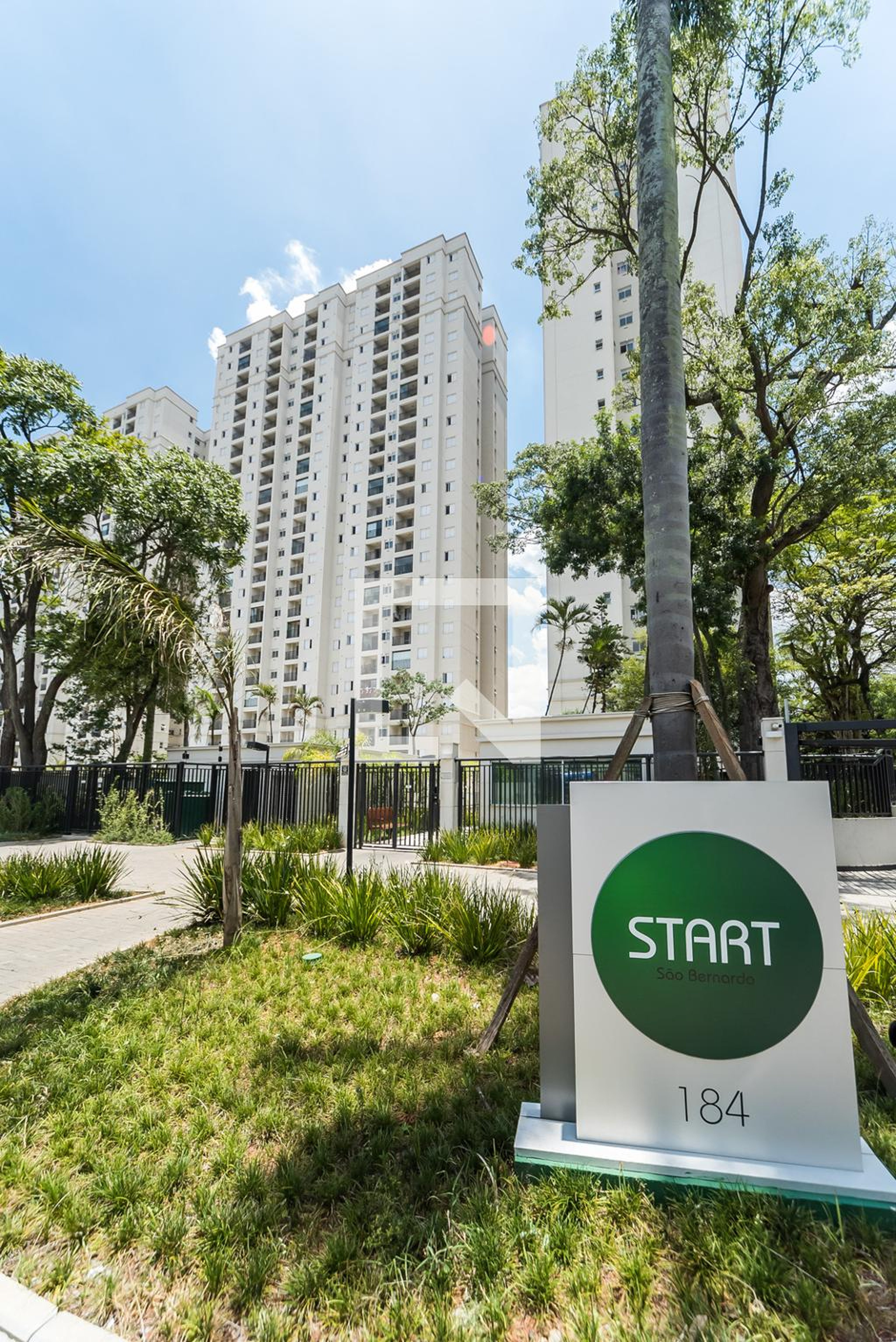 Fachada Condomínio Start Jardim Clube