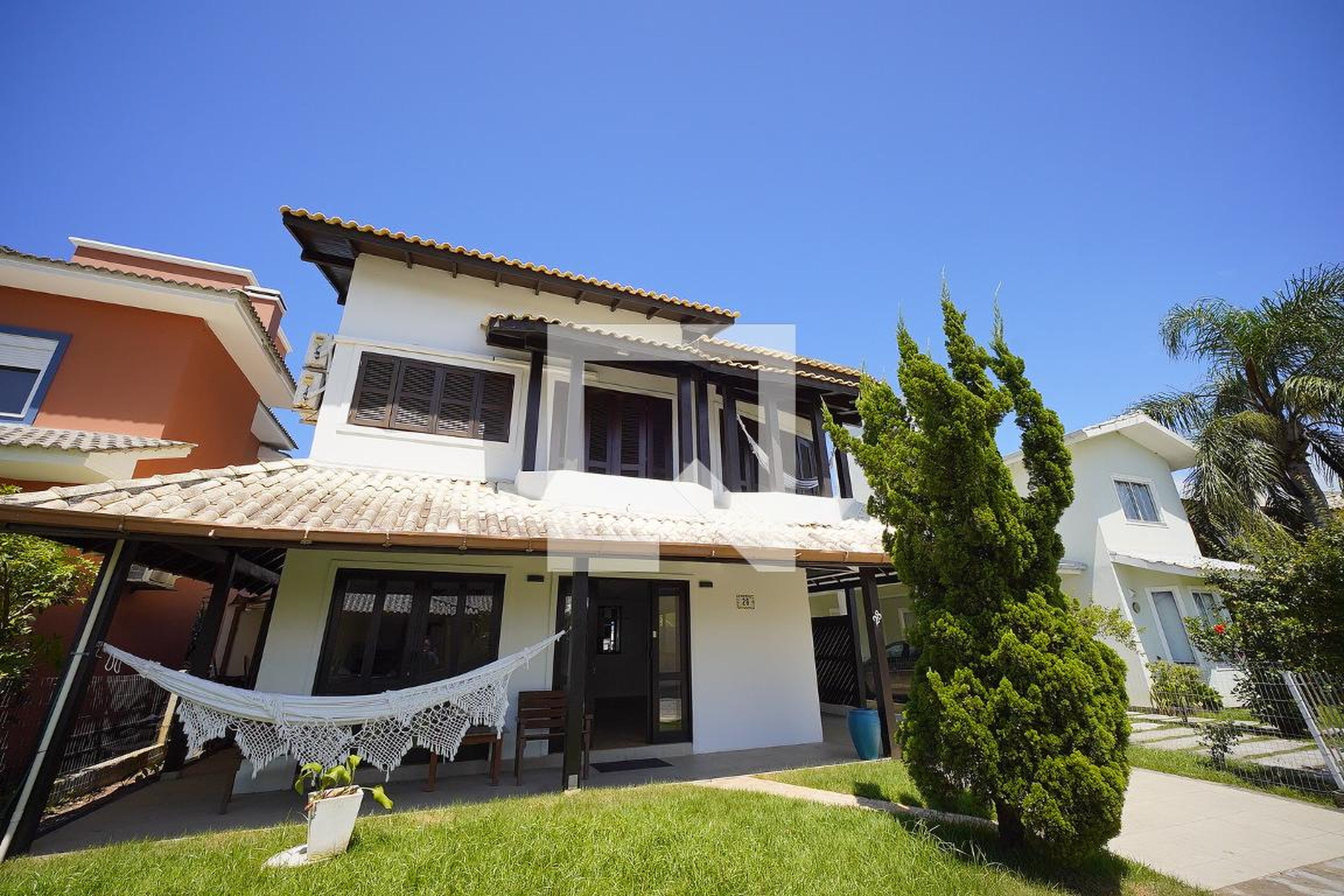 Fachada Condomínio em Rodovia Francisco Magno Vieira, 4023