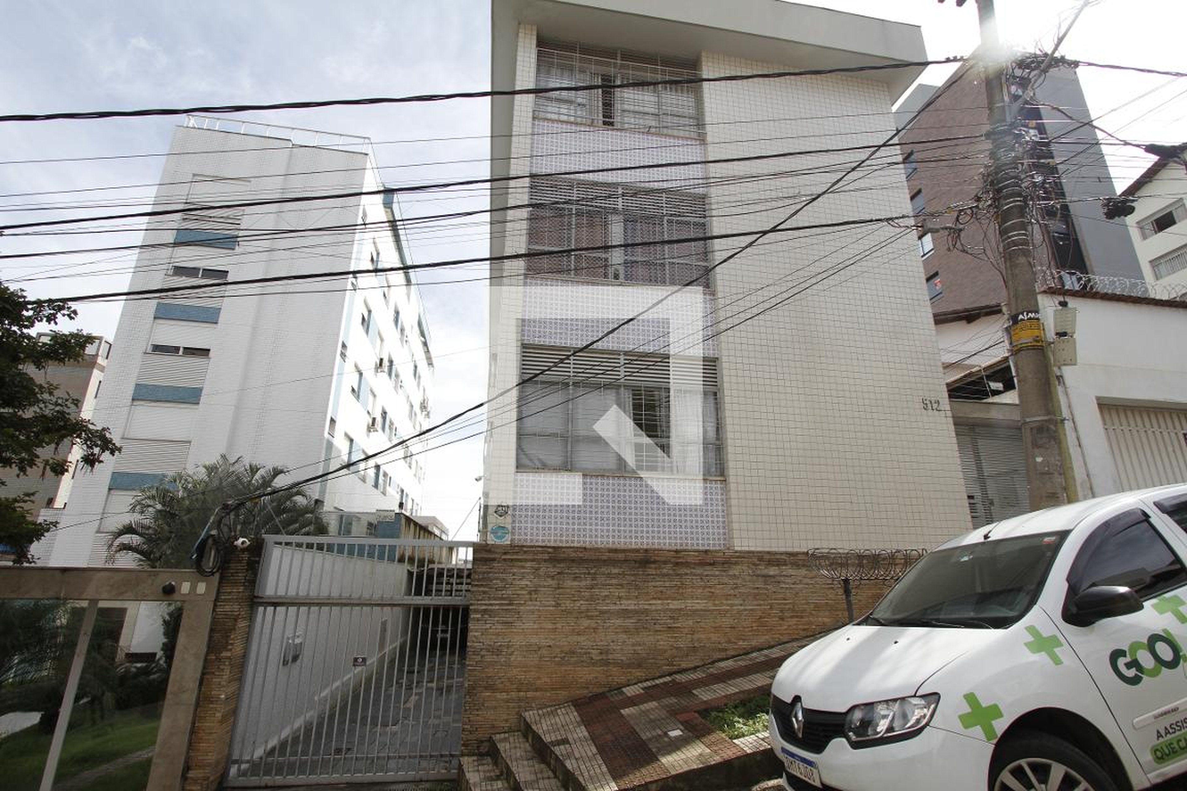 Fachada Condomínio em Rua Américo Macedo, 512