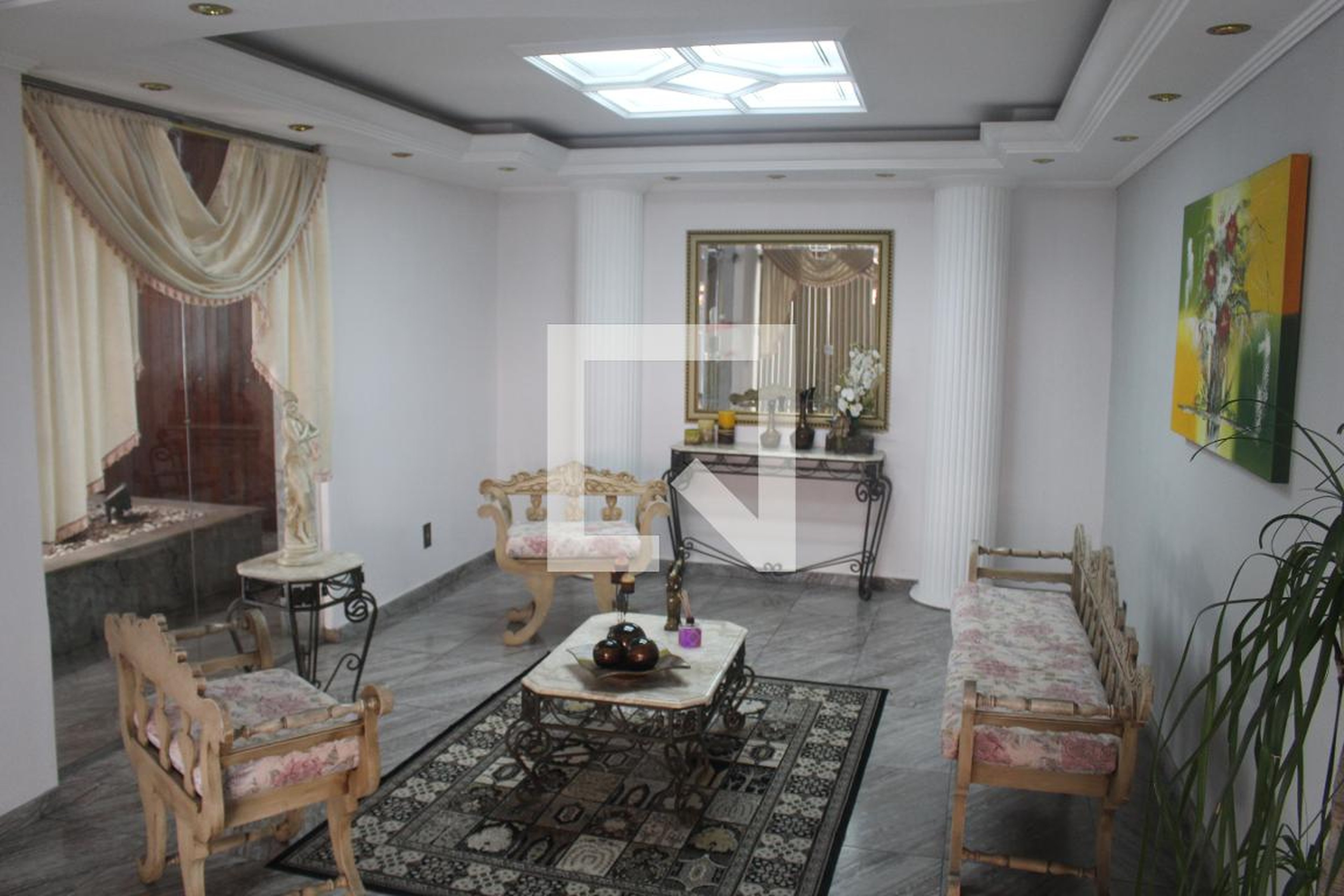 Hall social Condomínio em Rua Monte Alegre, 65