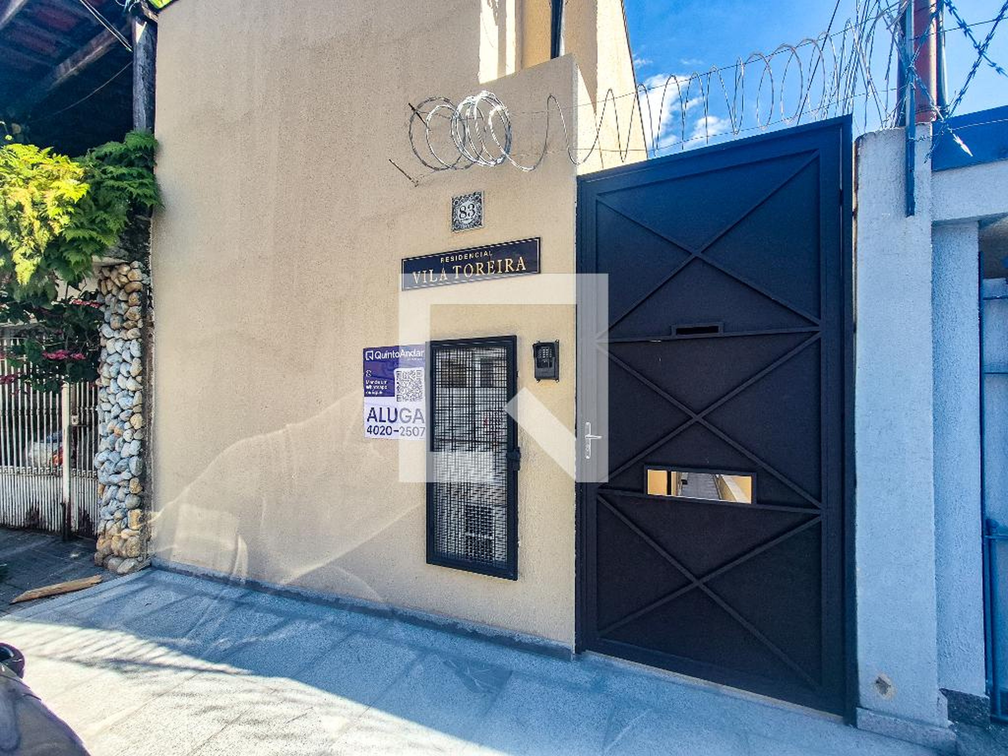 Fachada Condomínio em Rua Arthur Soares de Pinho, 83