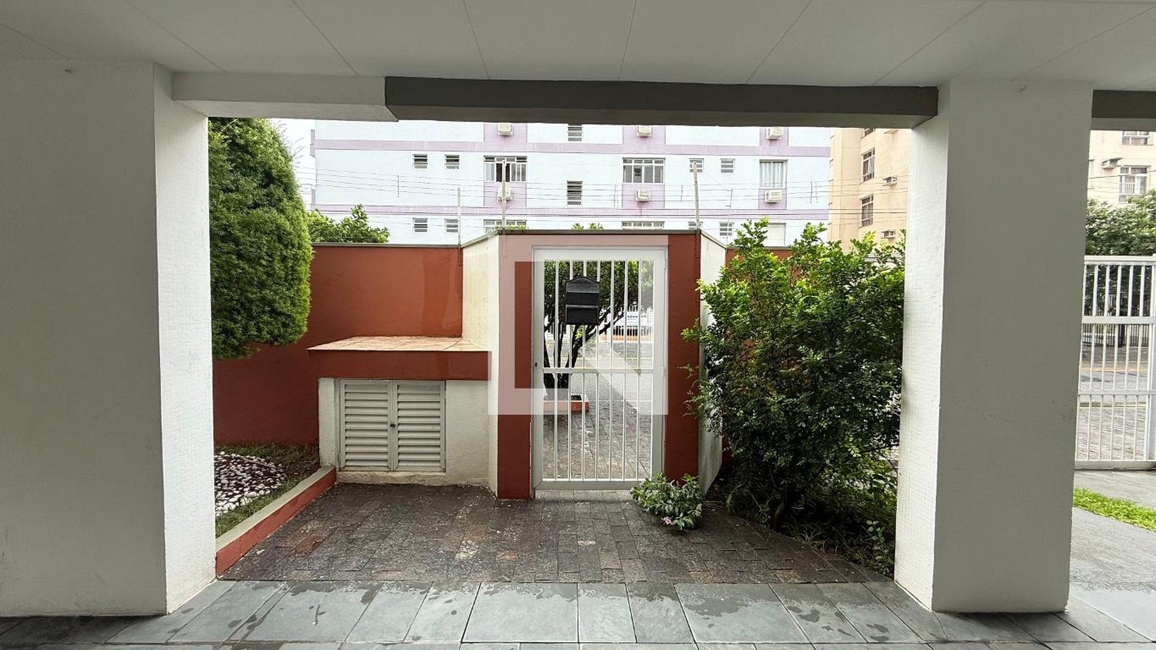 Fachada Condomínio em Avenida Almirante Tamandaré, 384