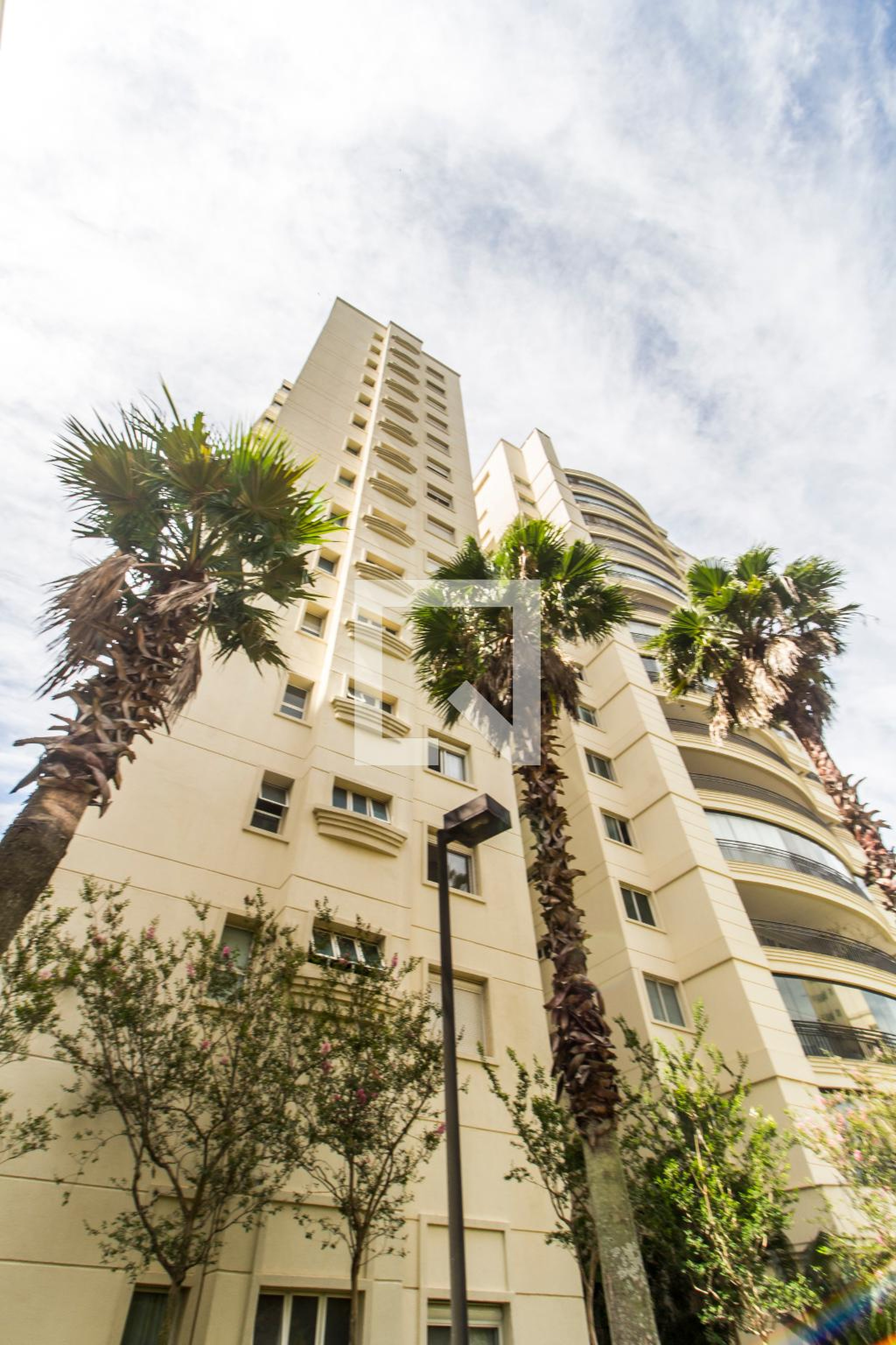 Fachada Condomínio Terraços Tamboré