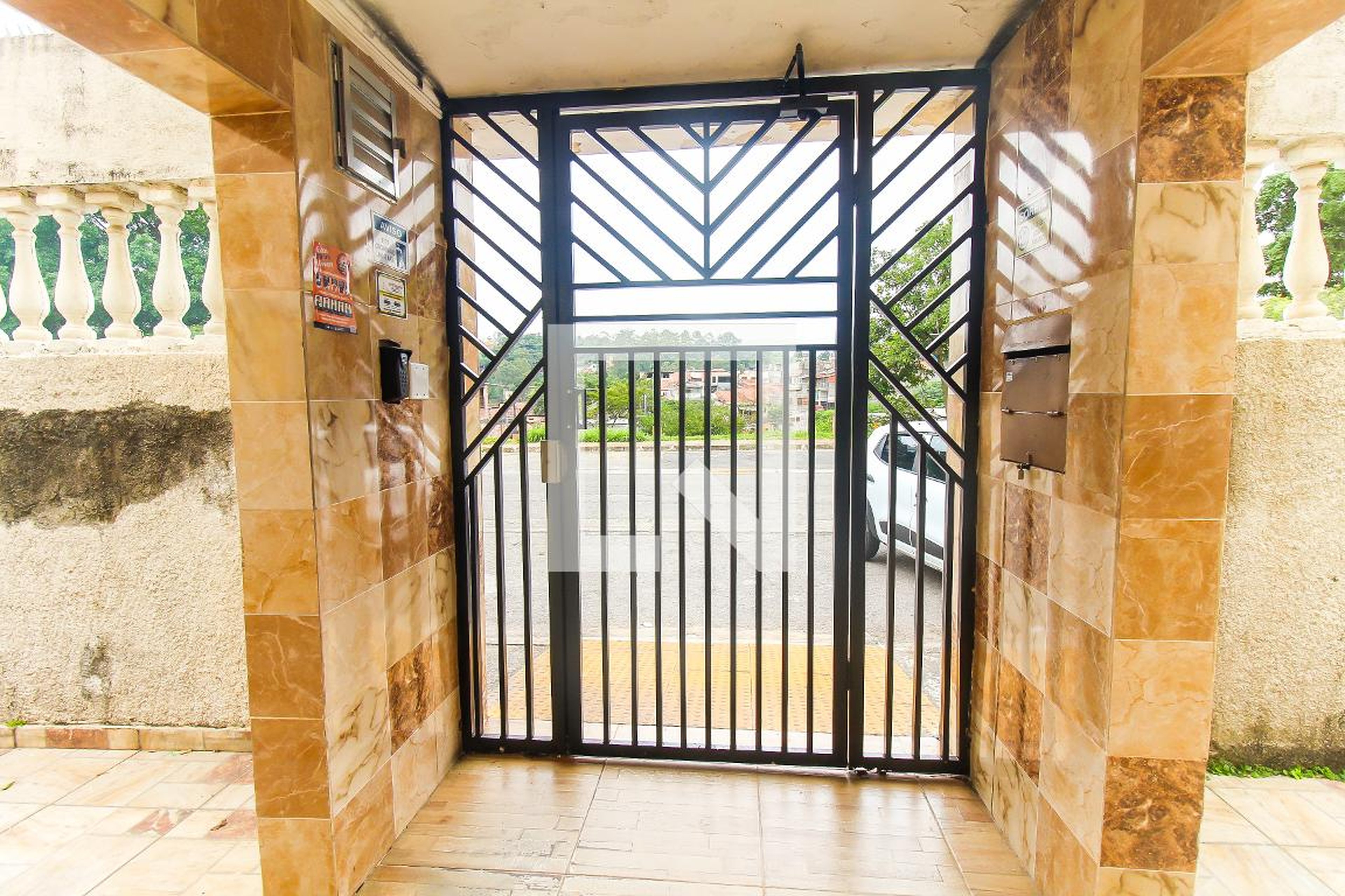 Entrada Condomínio em Rua Cachoeira Maçaranduba, 110