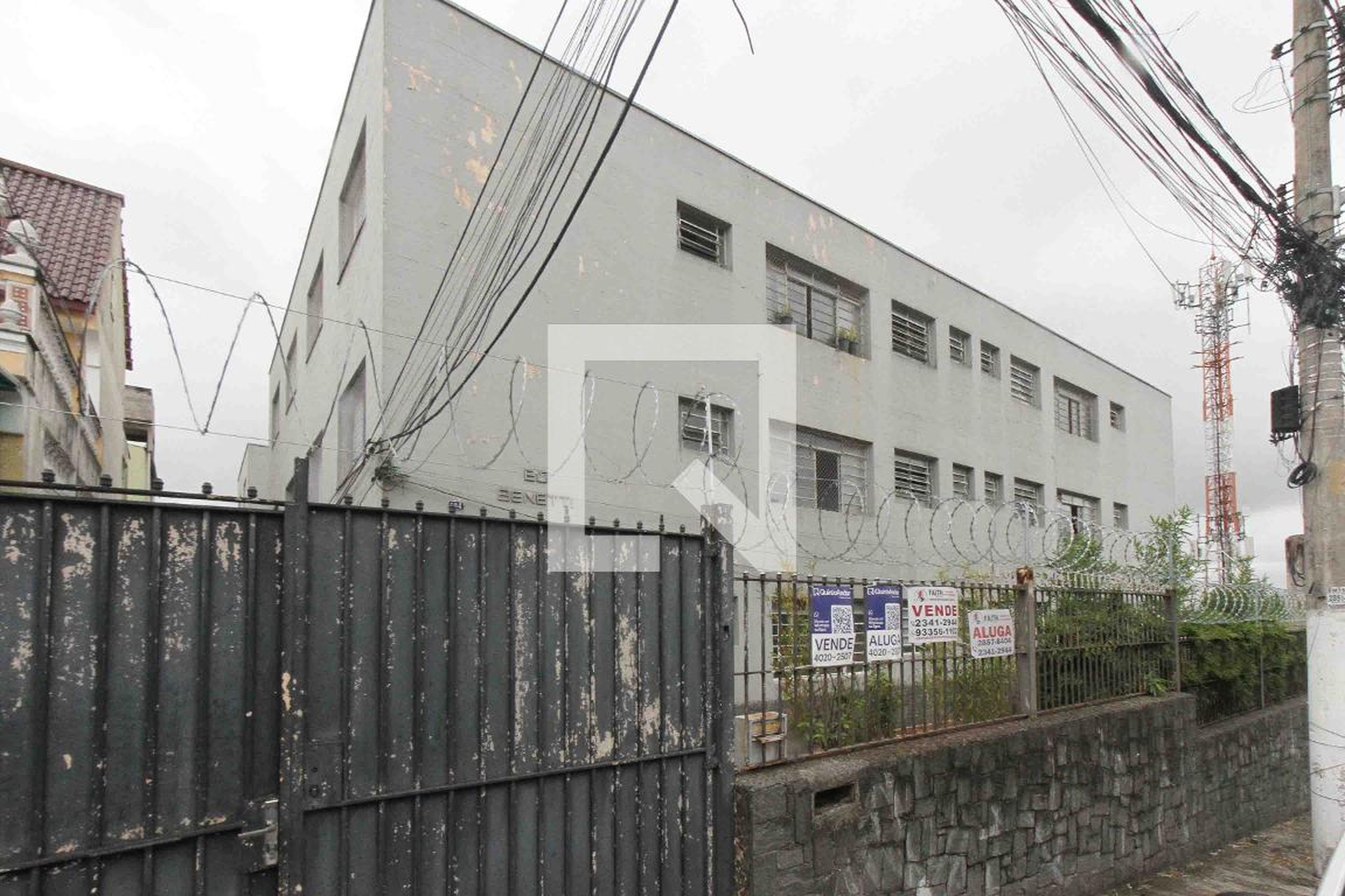 Fachada Condomínio em Rua Pedro Juan Caballero, 184