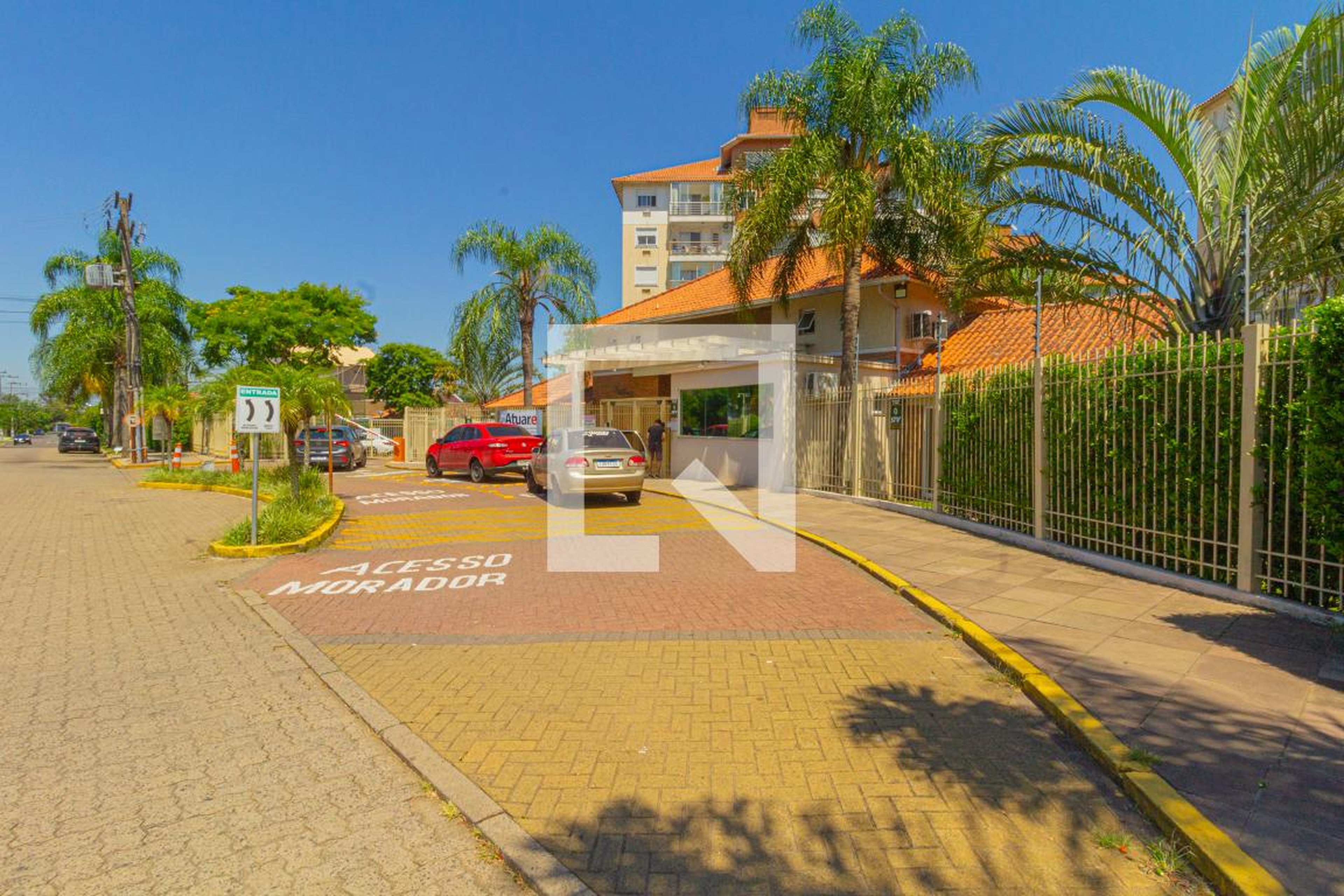 Fachada do Condomínio Condomínio Jardim Baviera