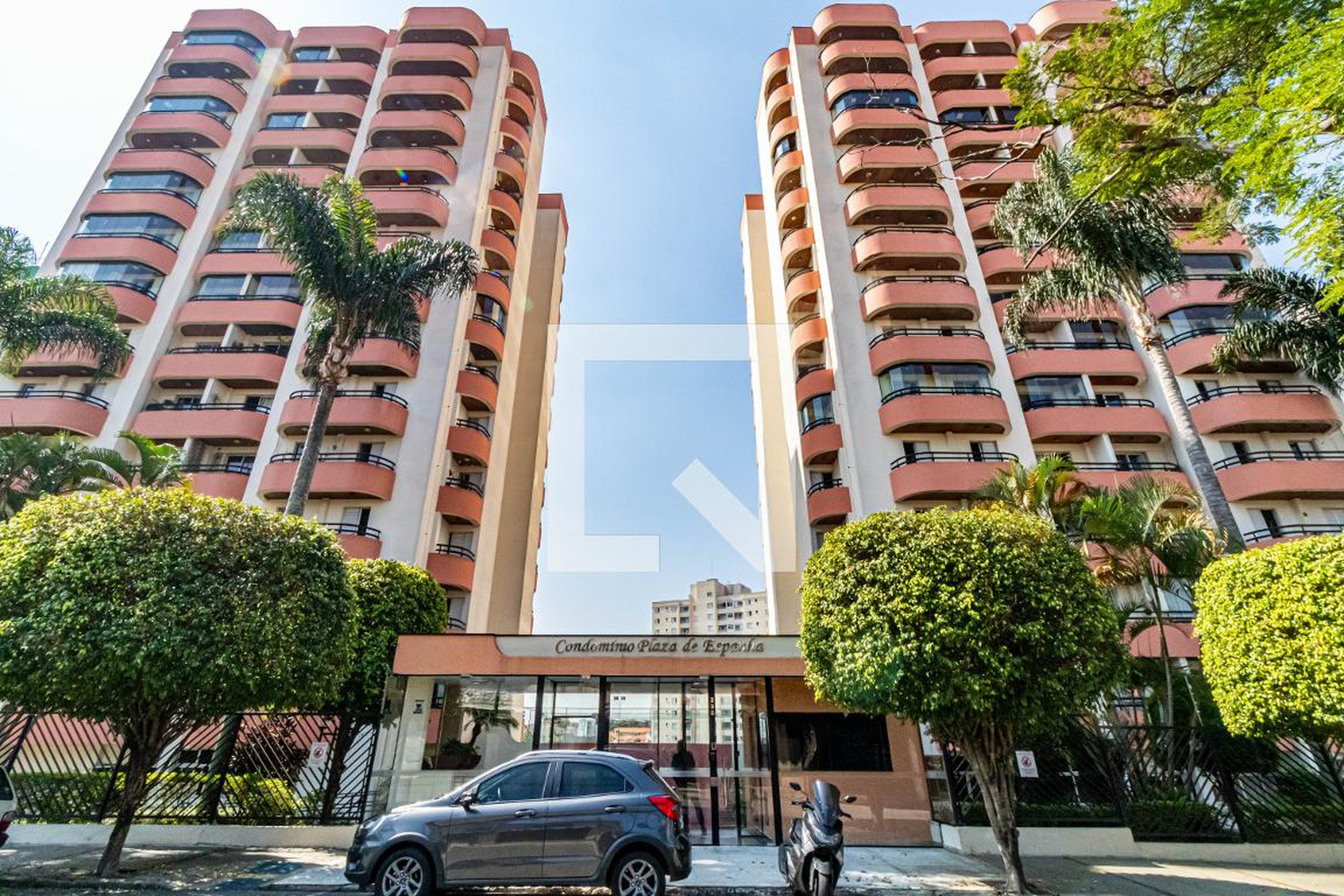 Fachada Condomínio Plaza de Espanha