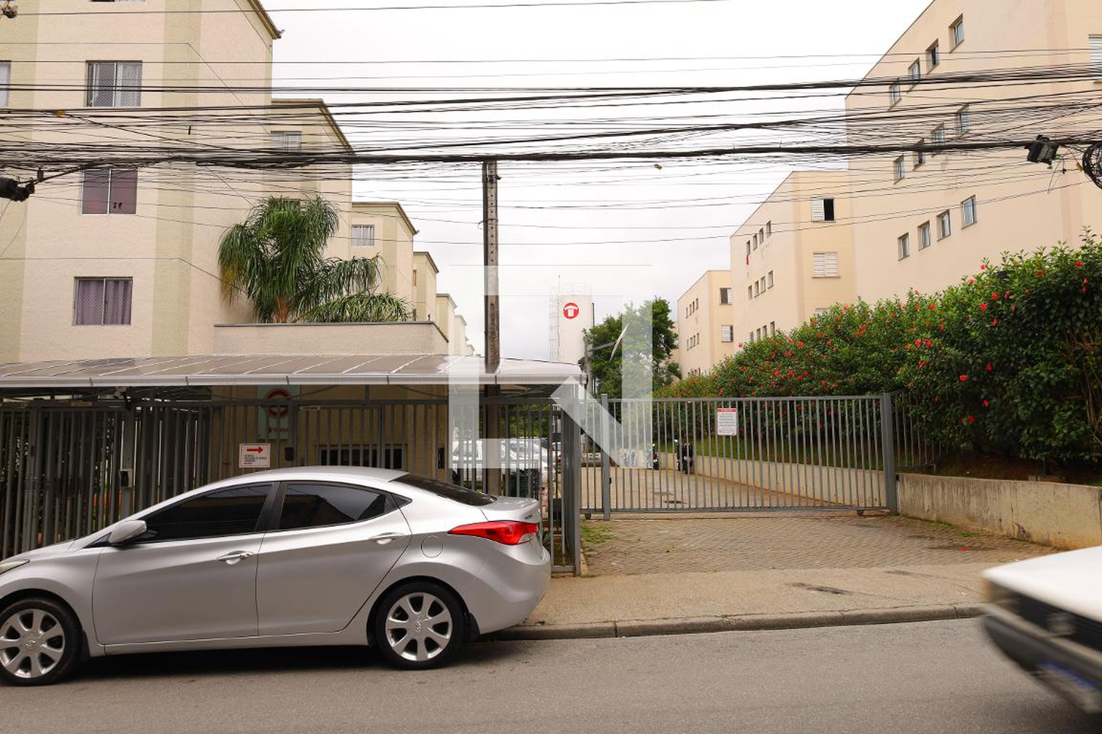 Fachada do condomínio Condomínio em Rua Raposo da Fonseca, 1044