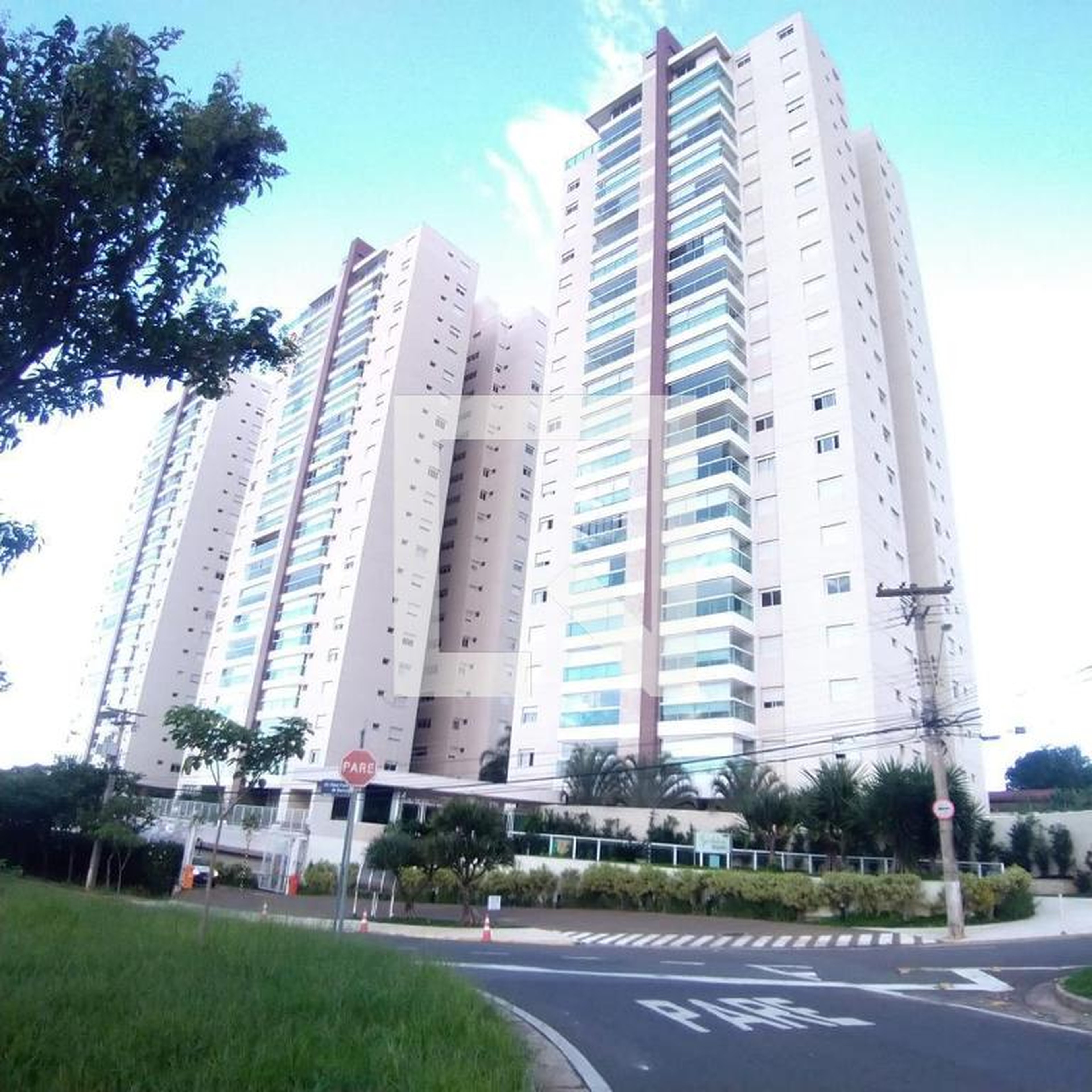 Fachada Condomínio em Avenida Alaôr Faria de Barros, 1059