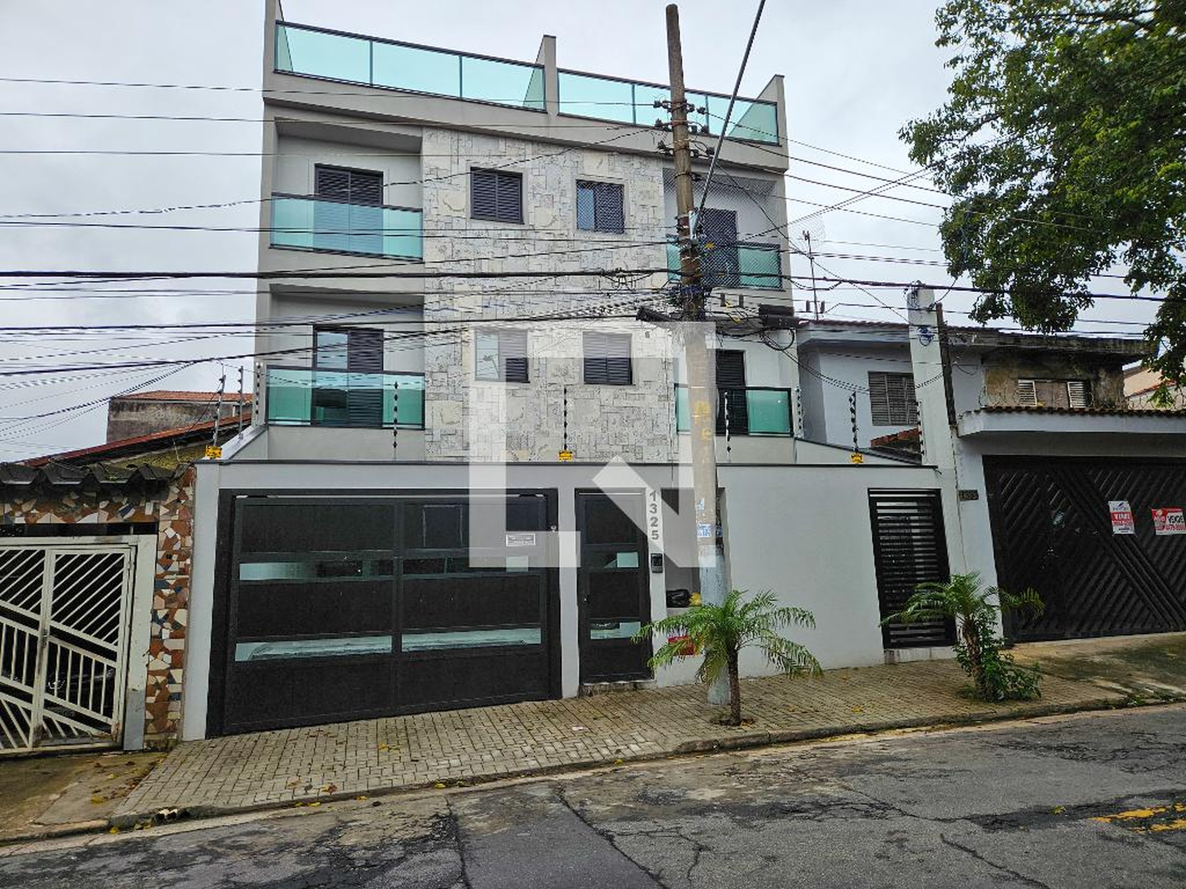 Fachada Condomínio em Rua Balaclava, 1325