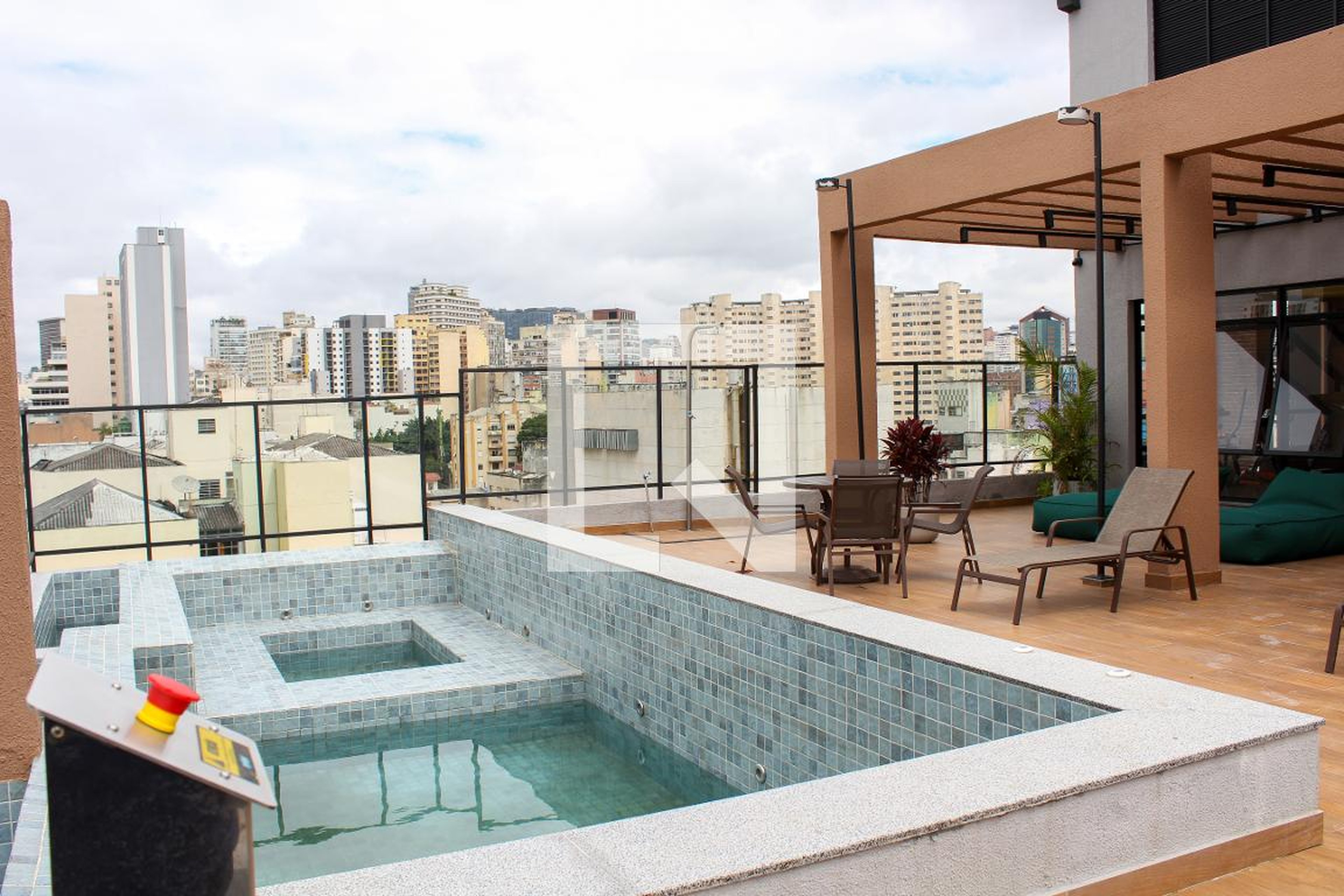 Piscina - Habitat Santa Cecilia  Herc Construtora