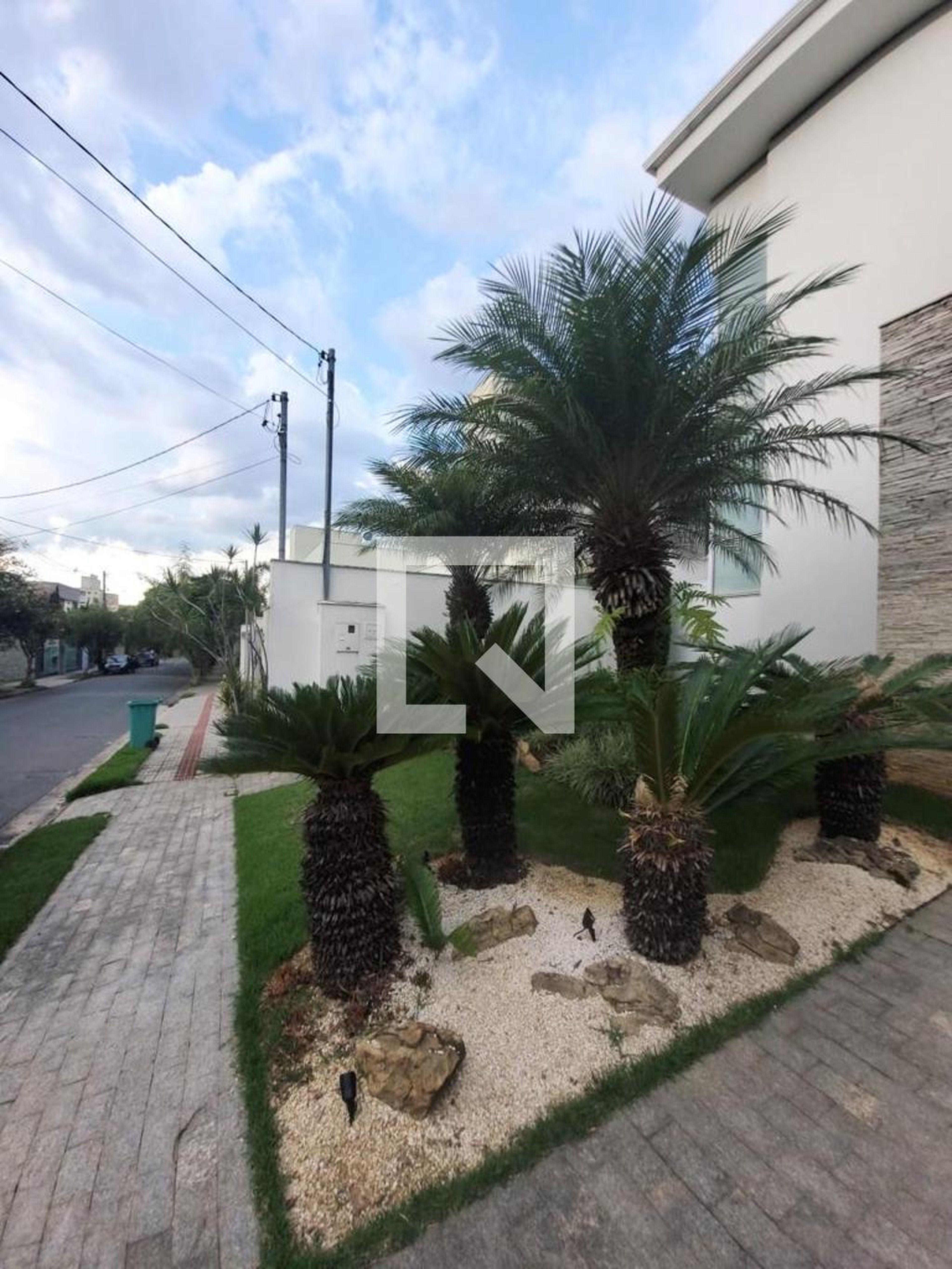 Fachada Condomínio em Rua José Rothéia, 83