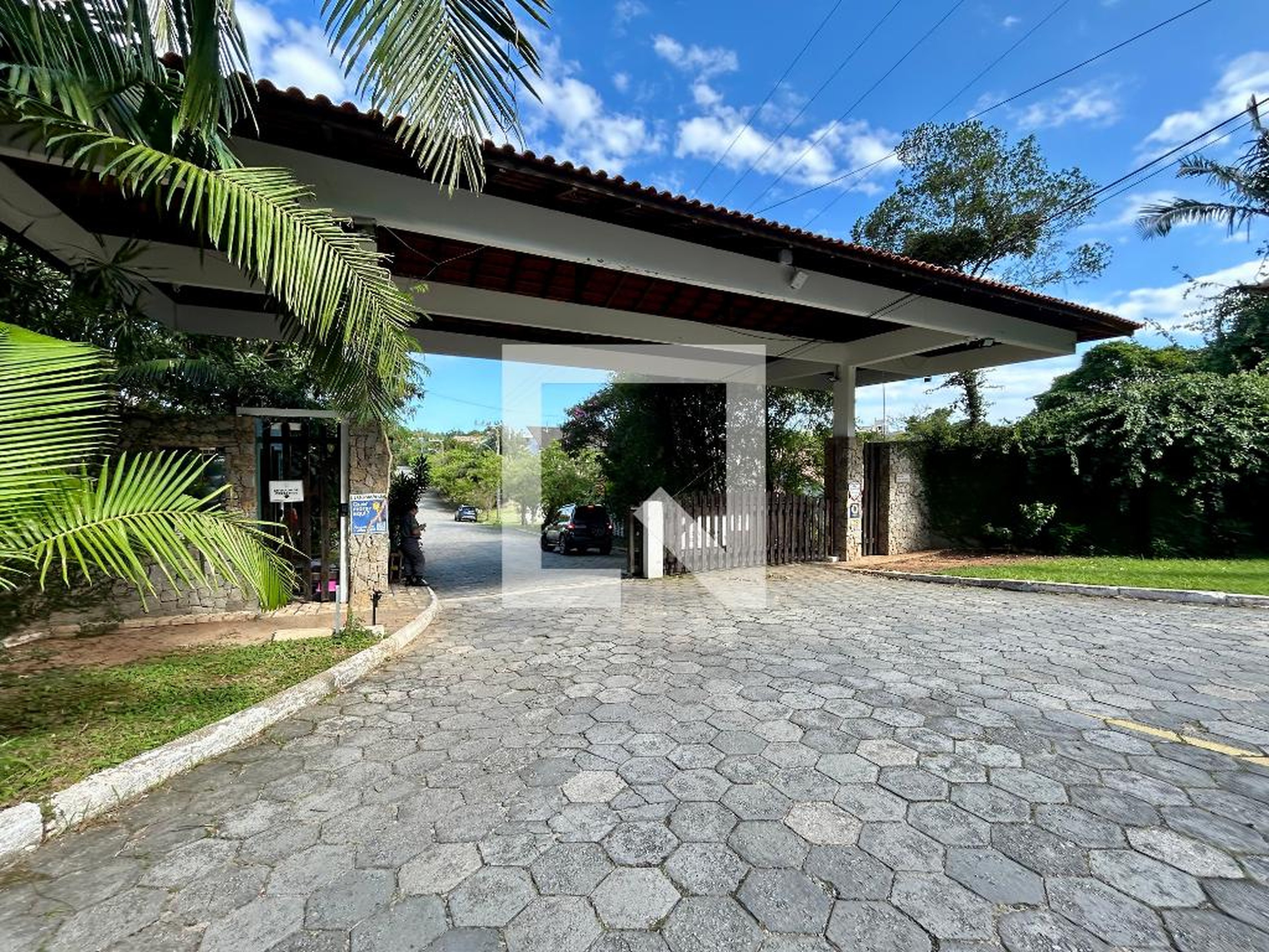 Fachada Condomínio em Rodovia Doutor Antônio Luiz Moura Gonzaga, 647