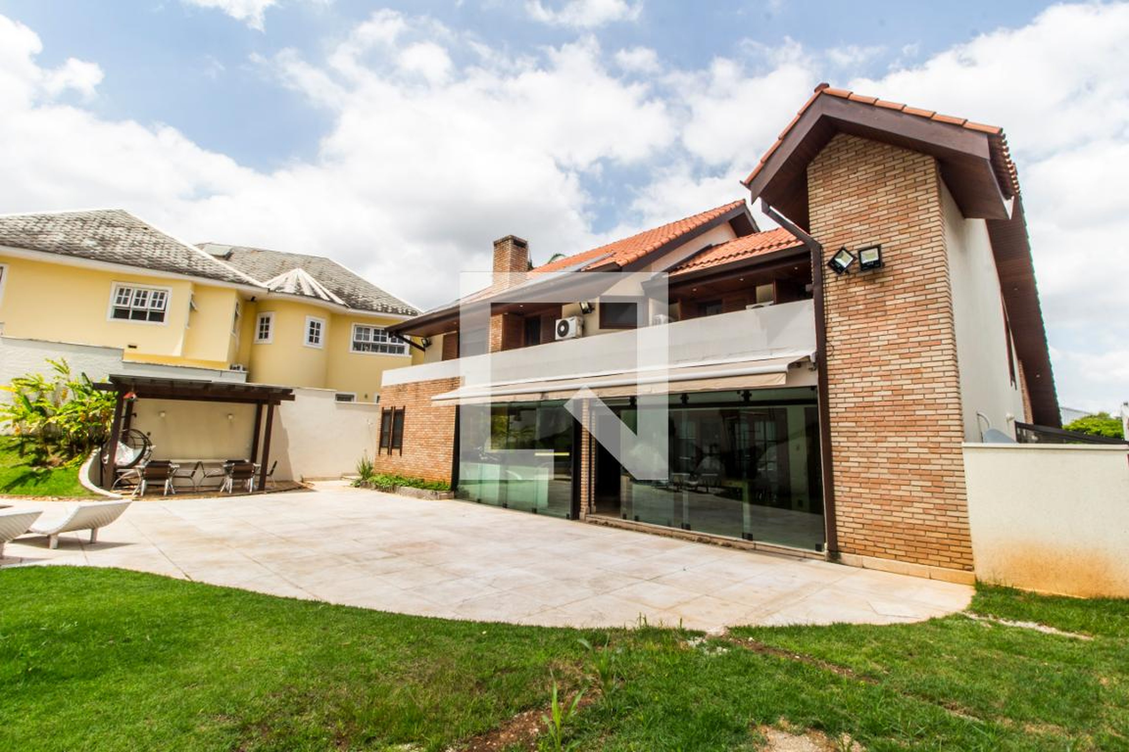 Fachada Condomínio em Alameda Friburgo, 151