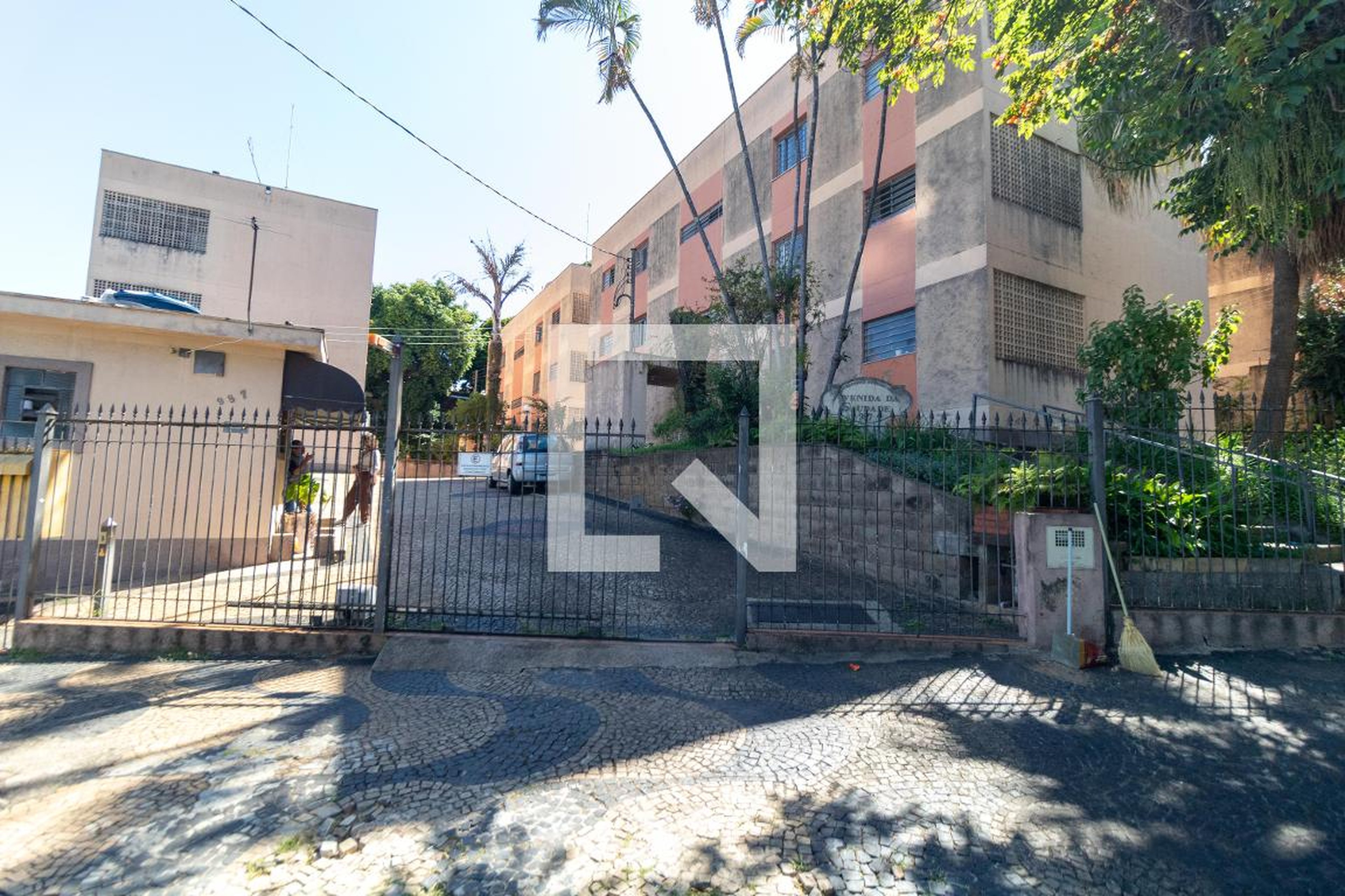 Fachada Condomínio em Avenida Marechal Carmona, 1065