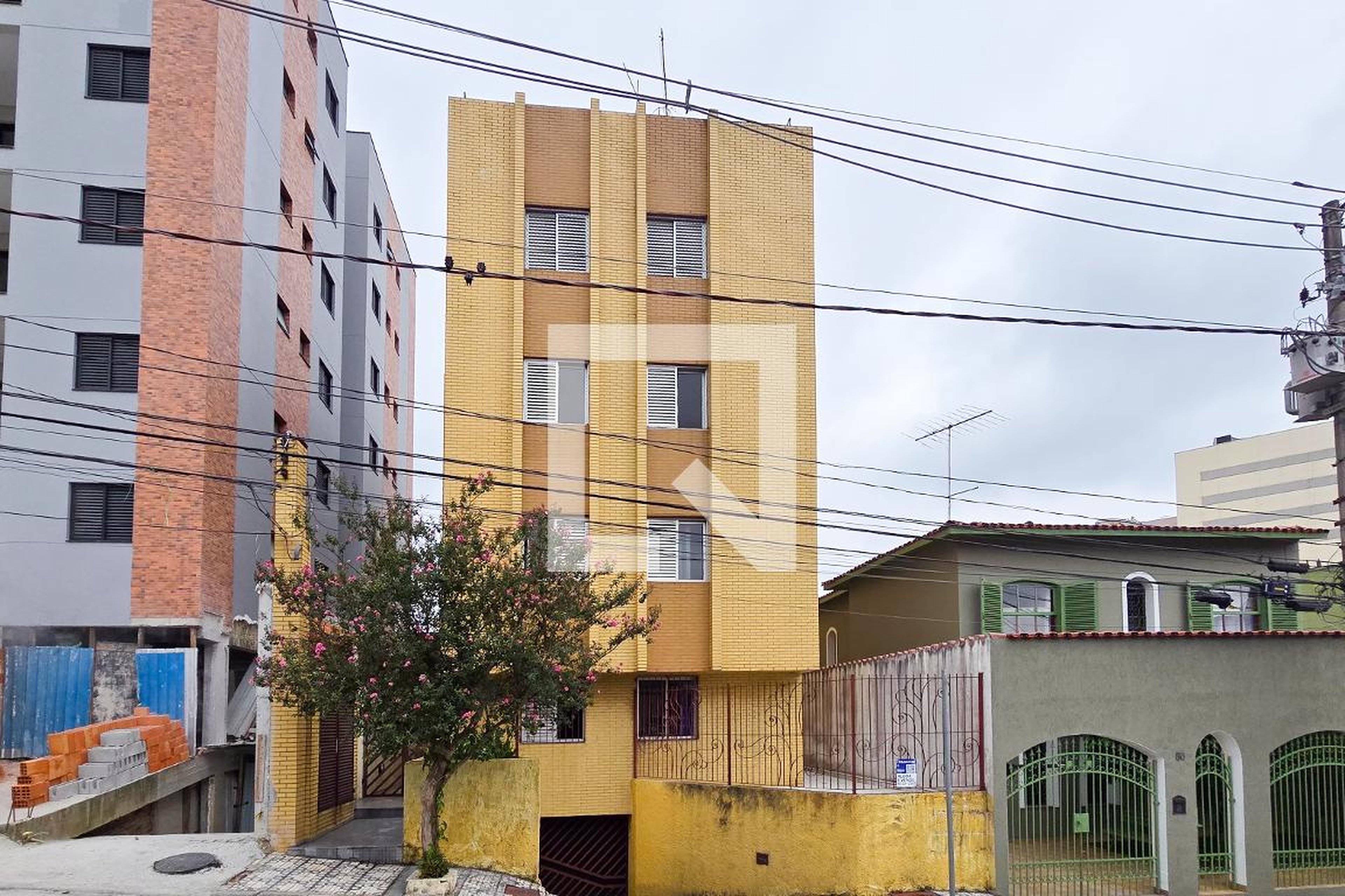 Fachada Condomínio em Rua José Coppini, 62