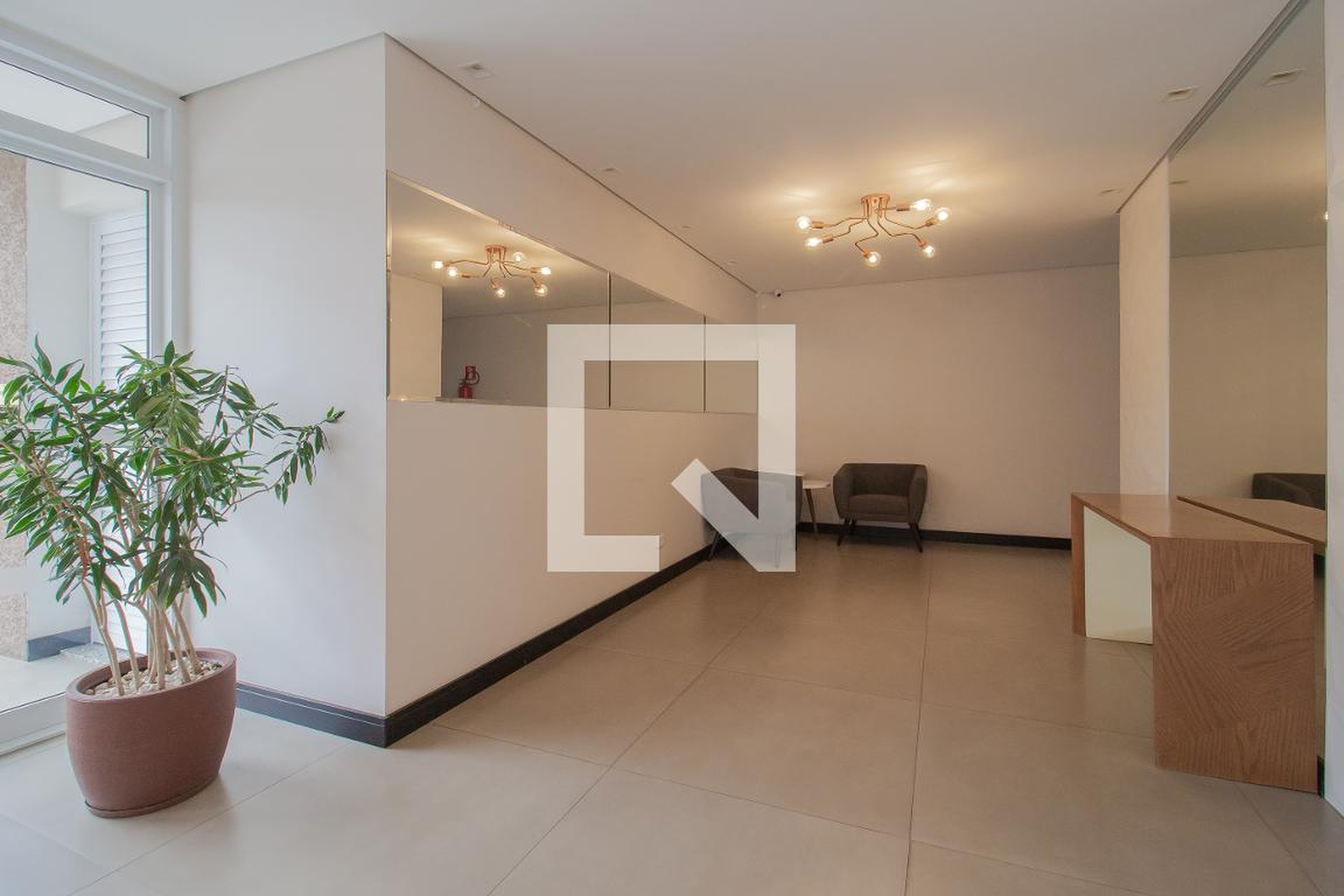 Hall de entrada Condomínio em Rua Benedito Emílio de Oliveira, 48