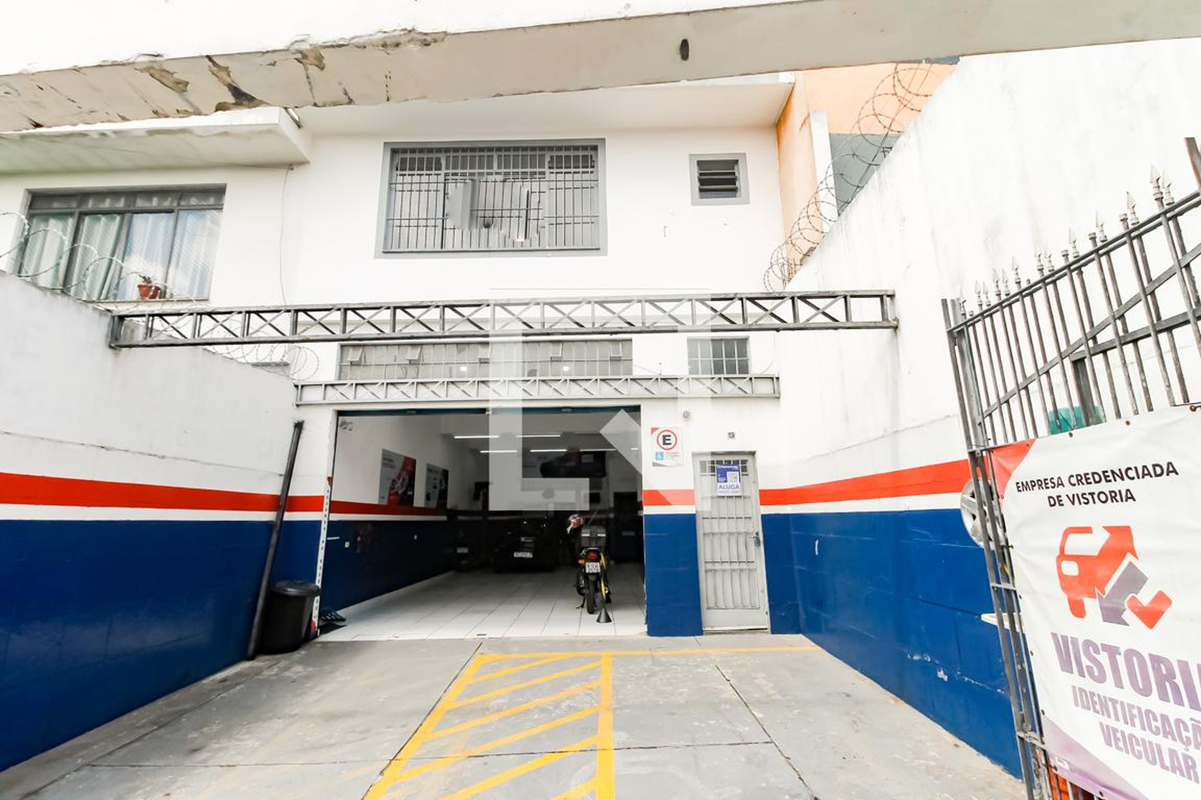 Fachada do Prédio Condomínio em Estrada Kizaemon Takeuti, 885