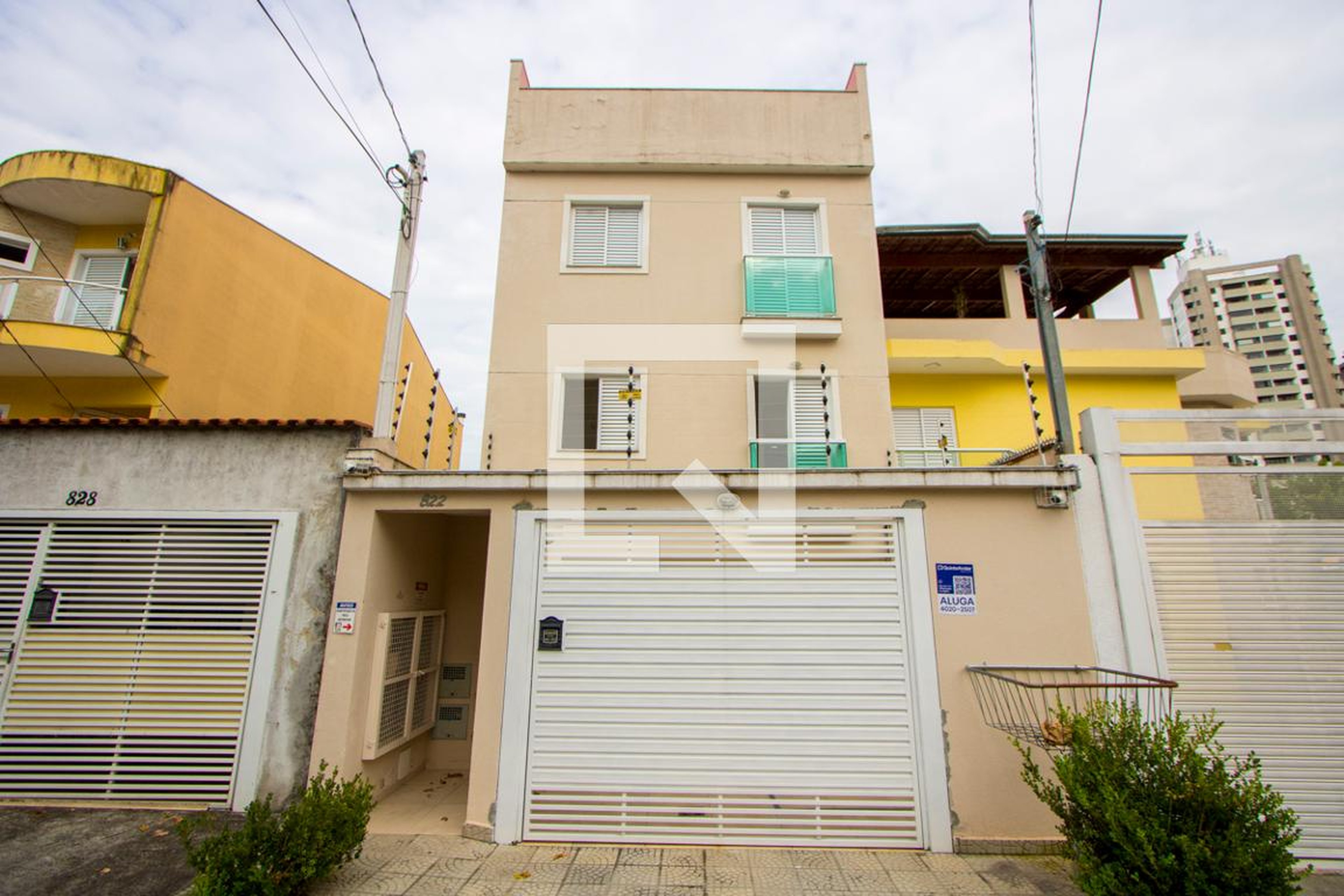 Fachada Condomínio em Rua Independência, 822