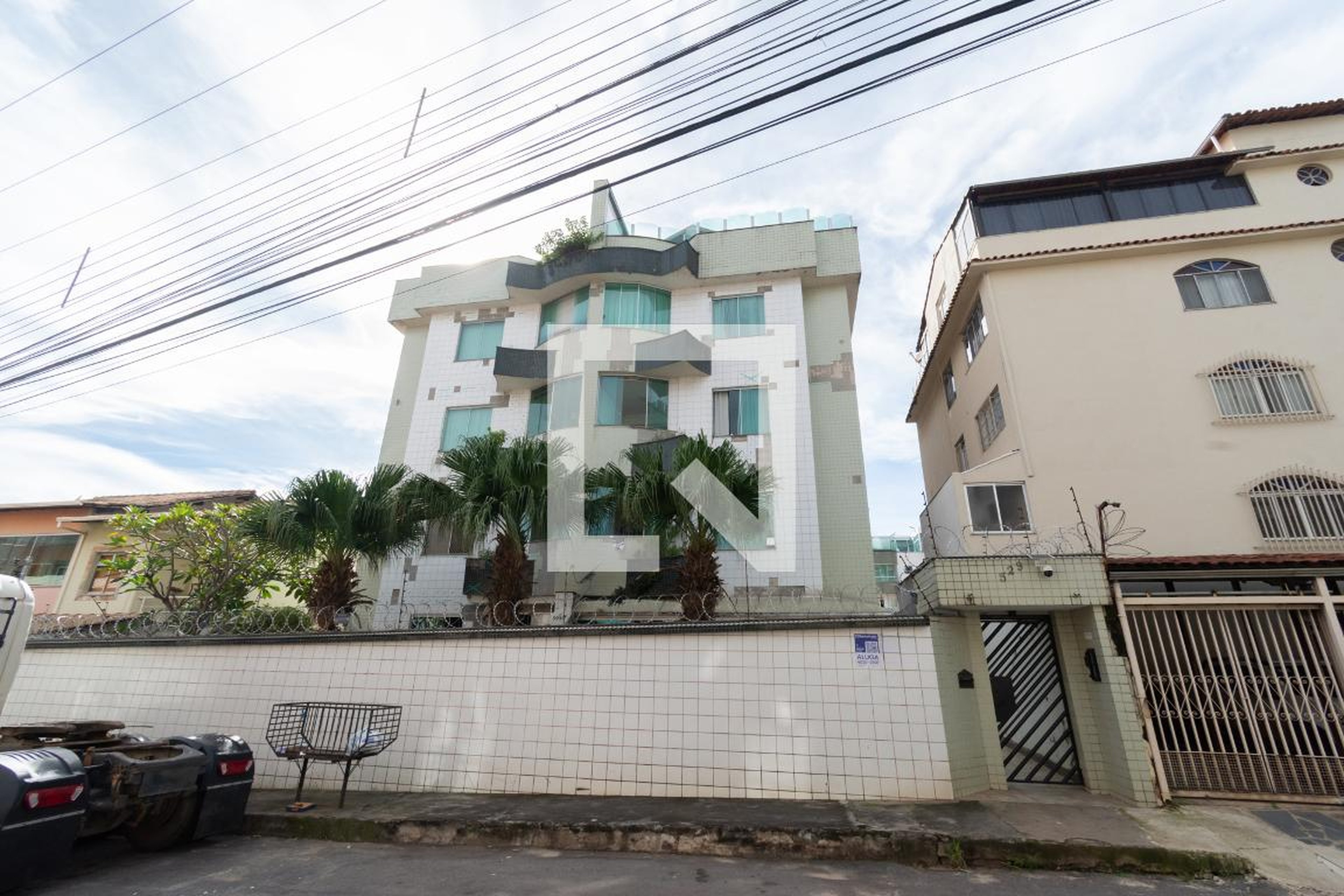 Fachada Condomínio em Rua Iretama, 529