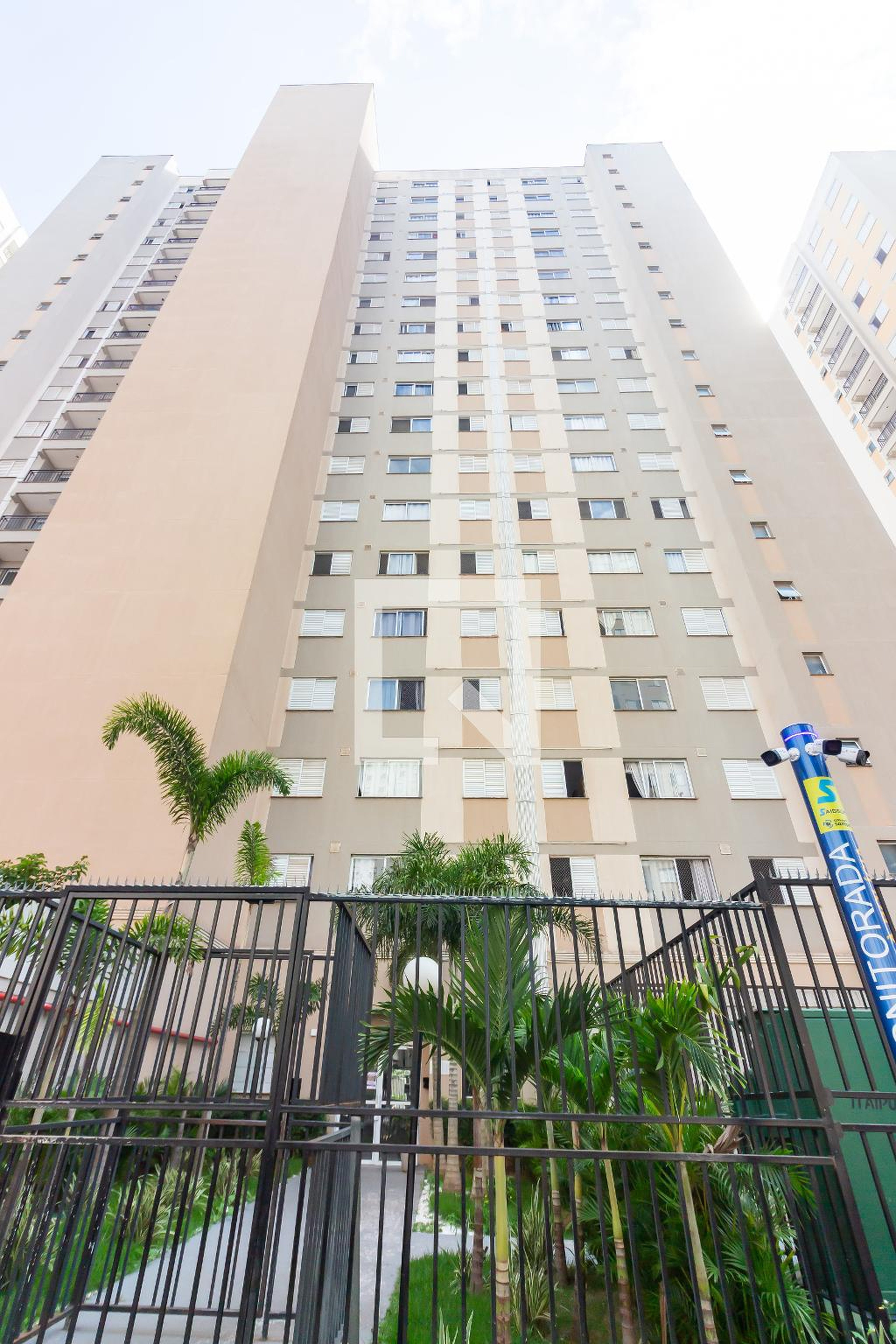 Fachada Condomínio em Rua Isaias Fontes, 240