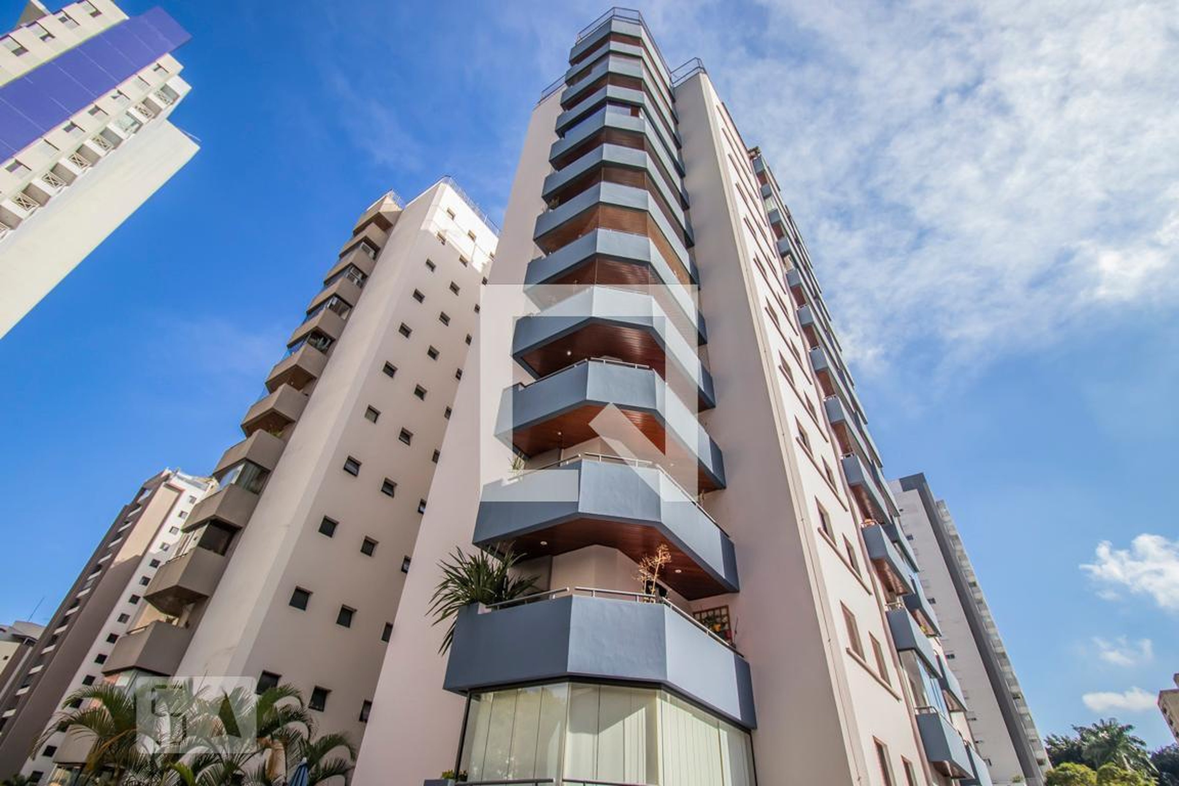 Fachada do Prédio Condomínio Fontainebleu