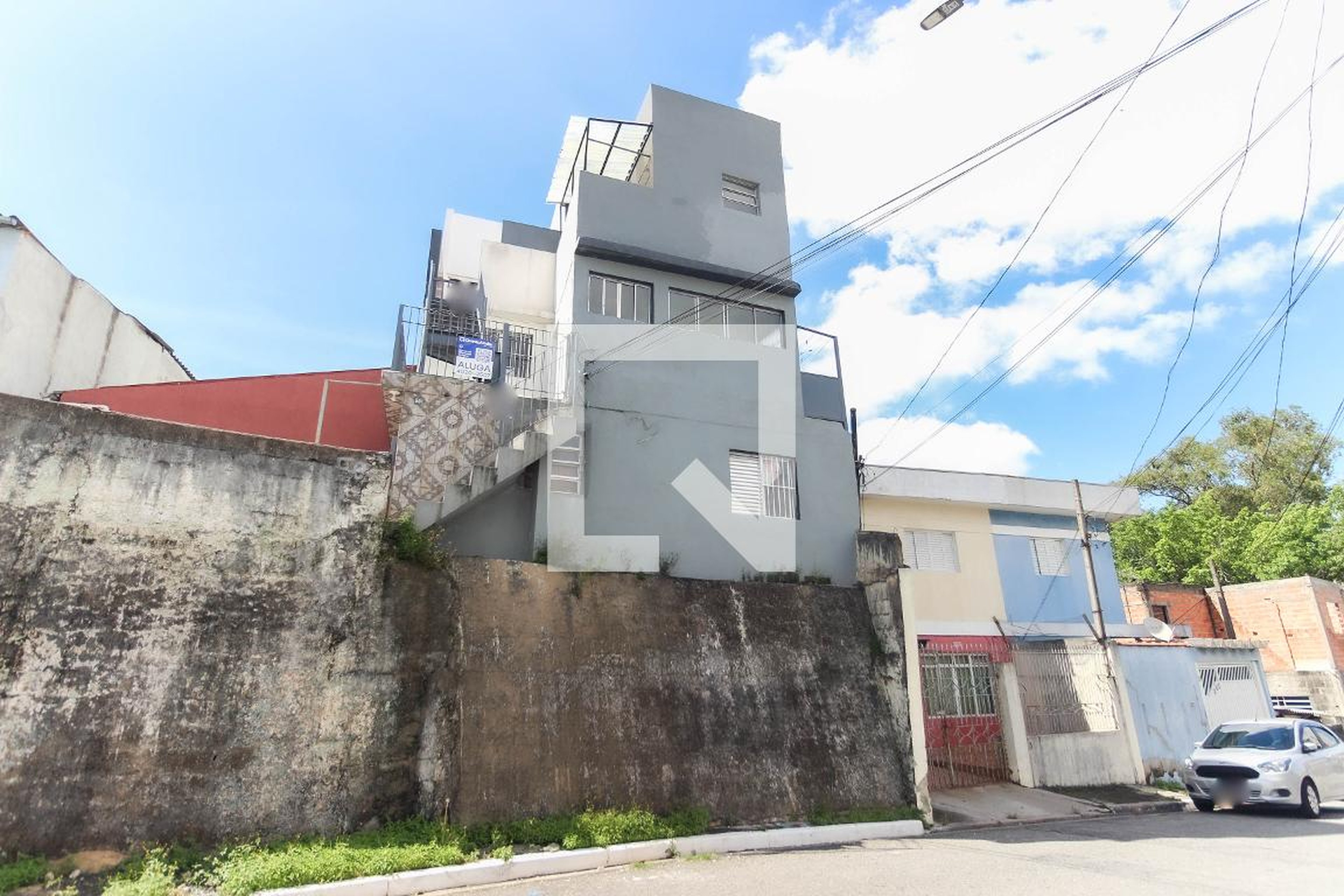 Fachada Condomínio em Rua Perpétua-do-Campo, 50