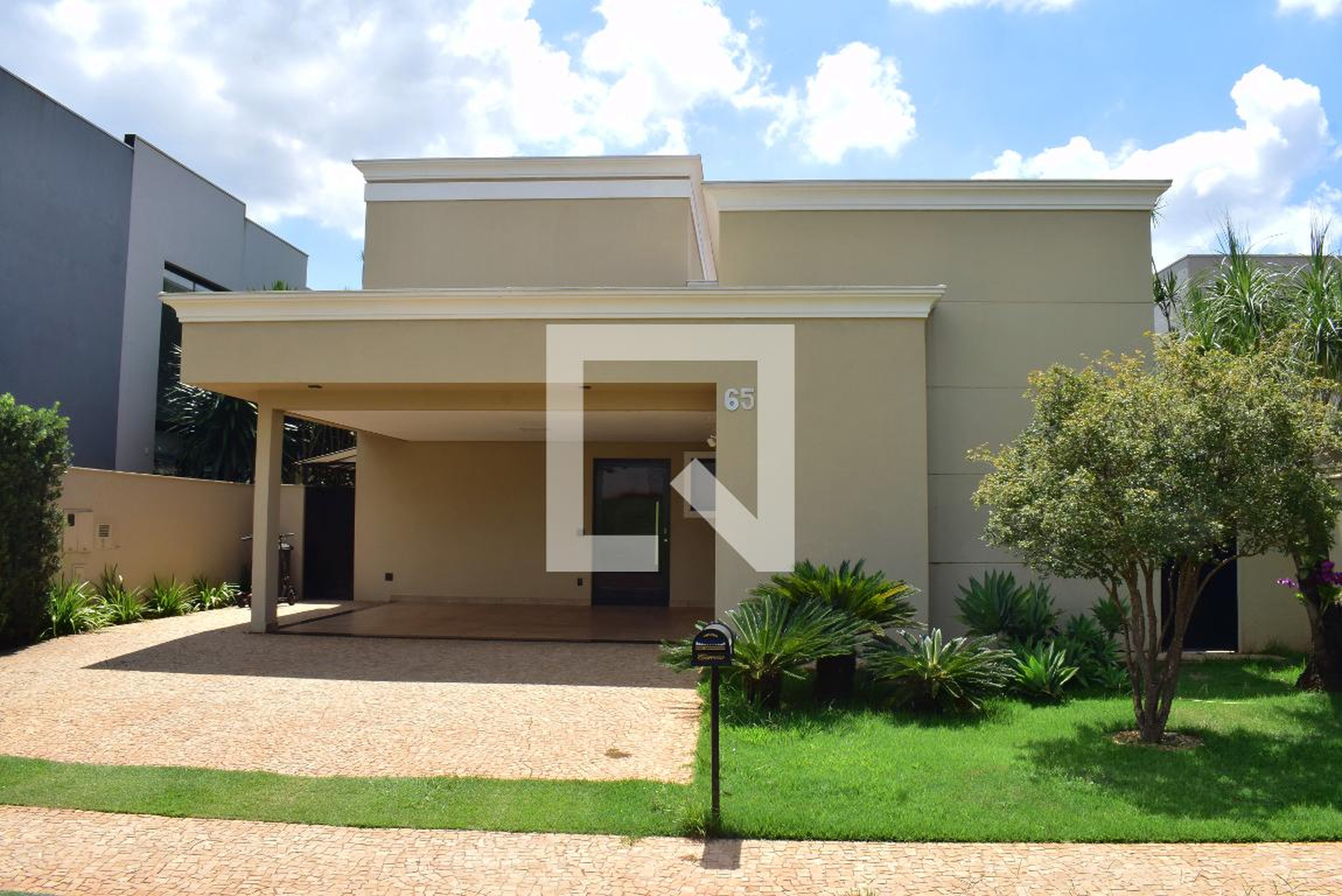 Fachada Condomínio em Rua Honório Mariotti, 65