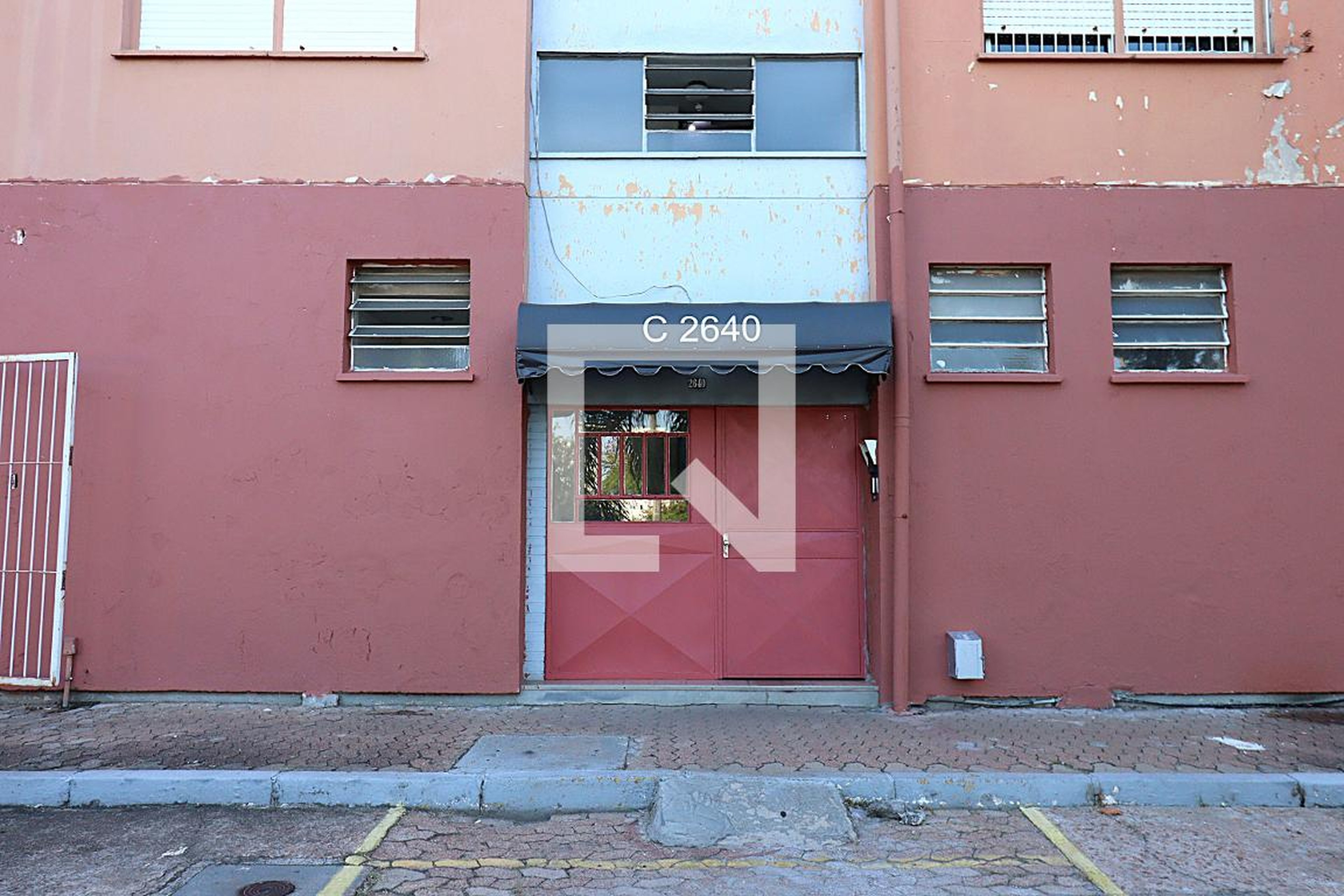 Entrada do prédio - Parque das Flores