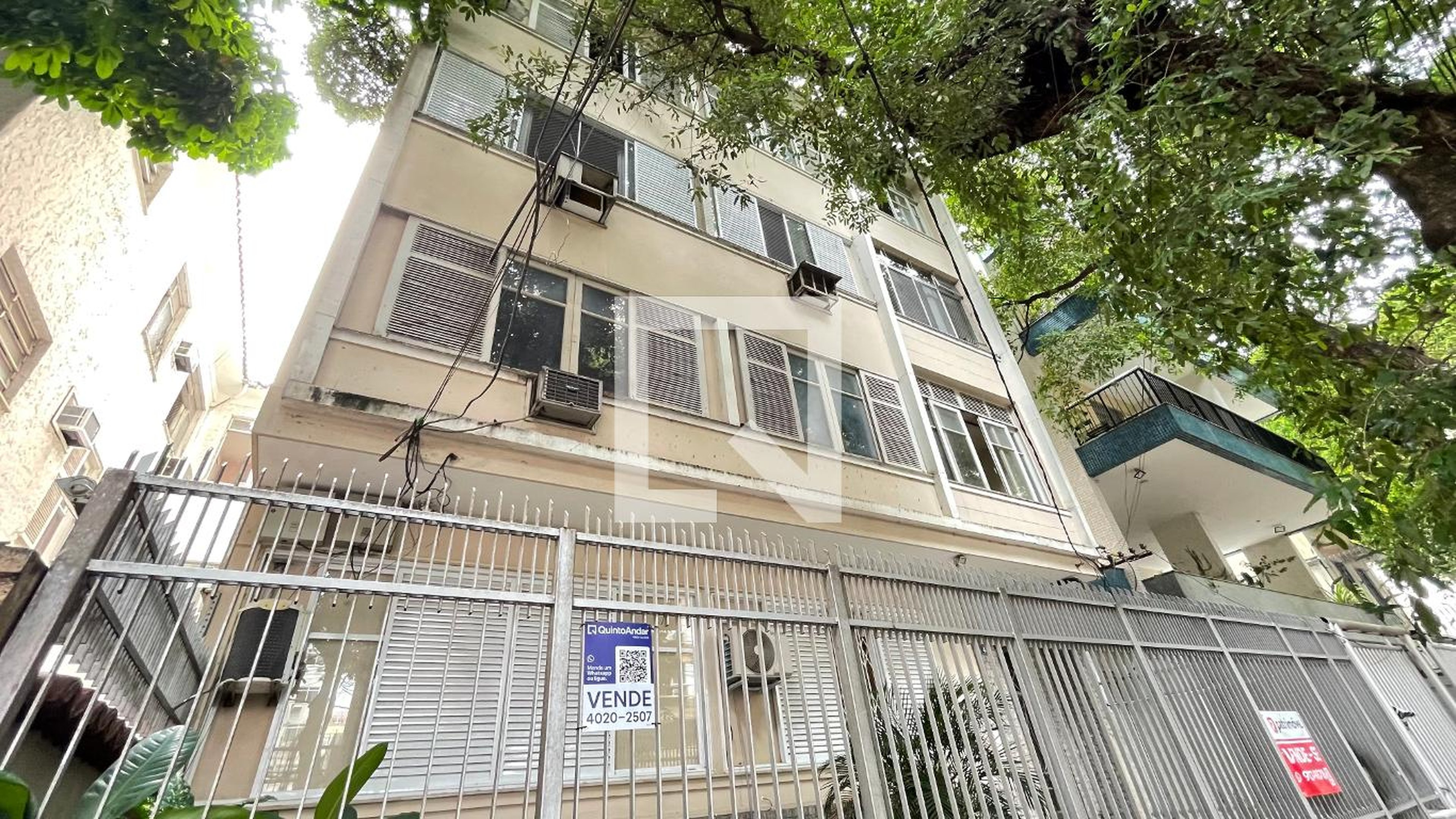 Fachada Condomínio em Rua Félix da Cunha, 45