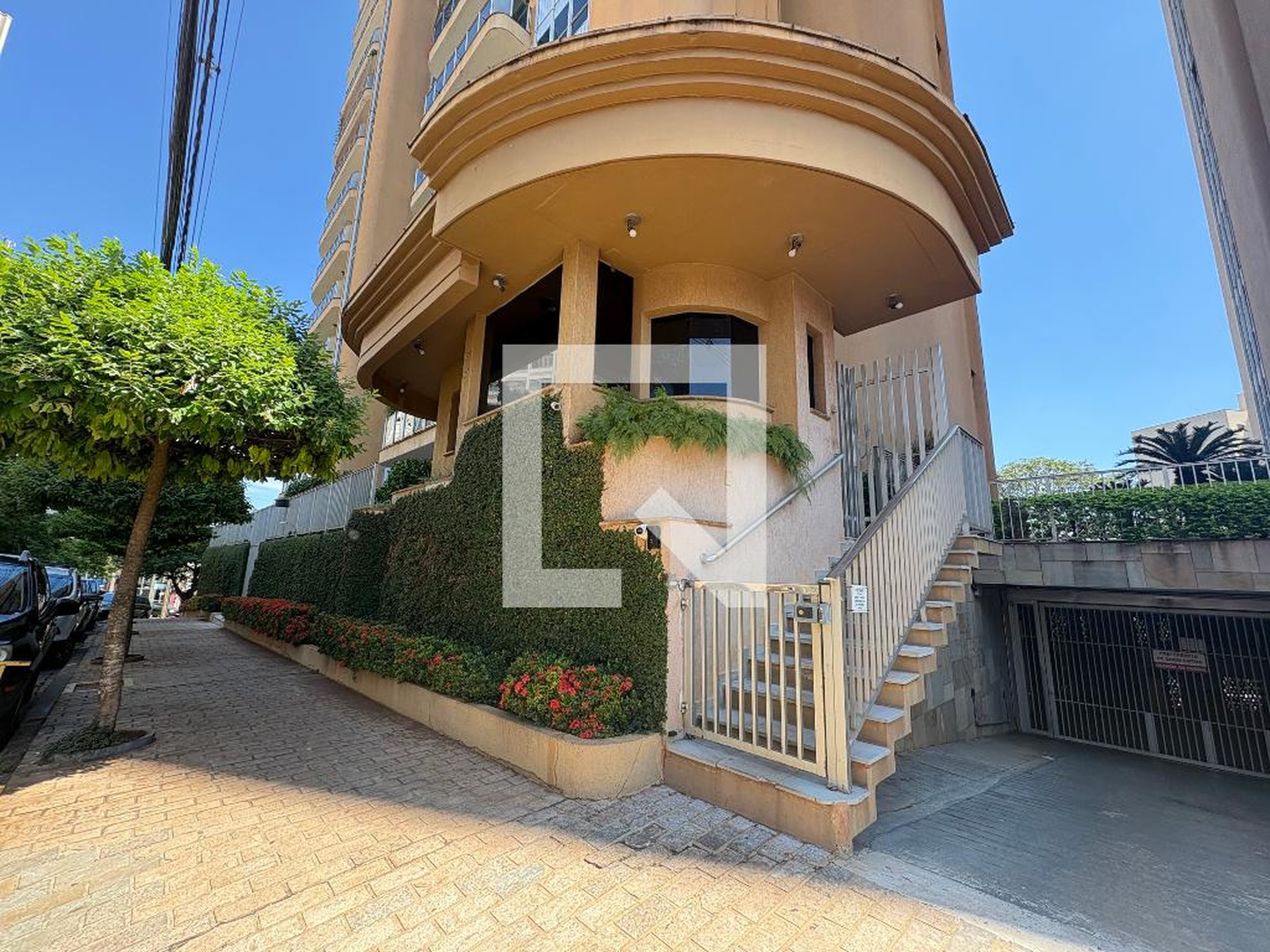 Fachada Condomínio Mansão Castelnuovo