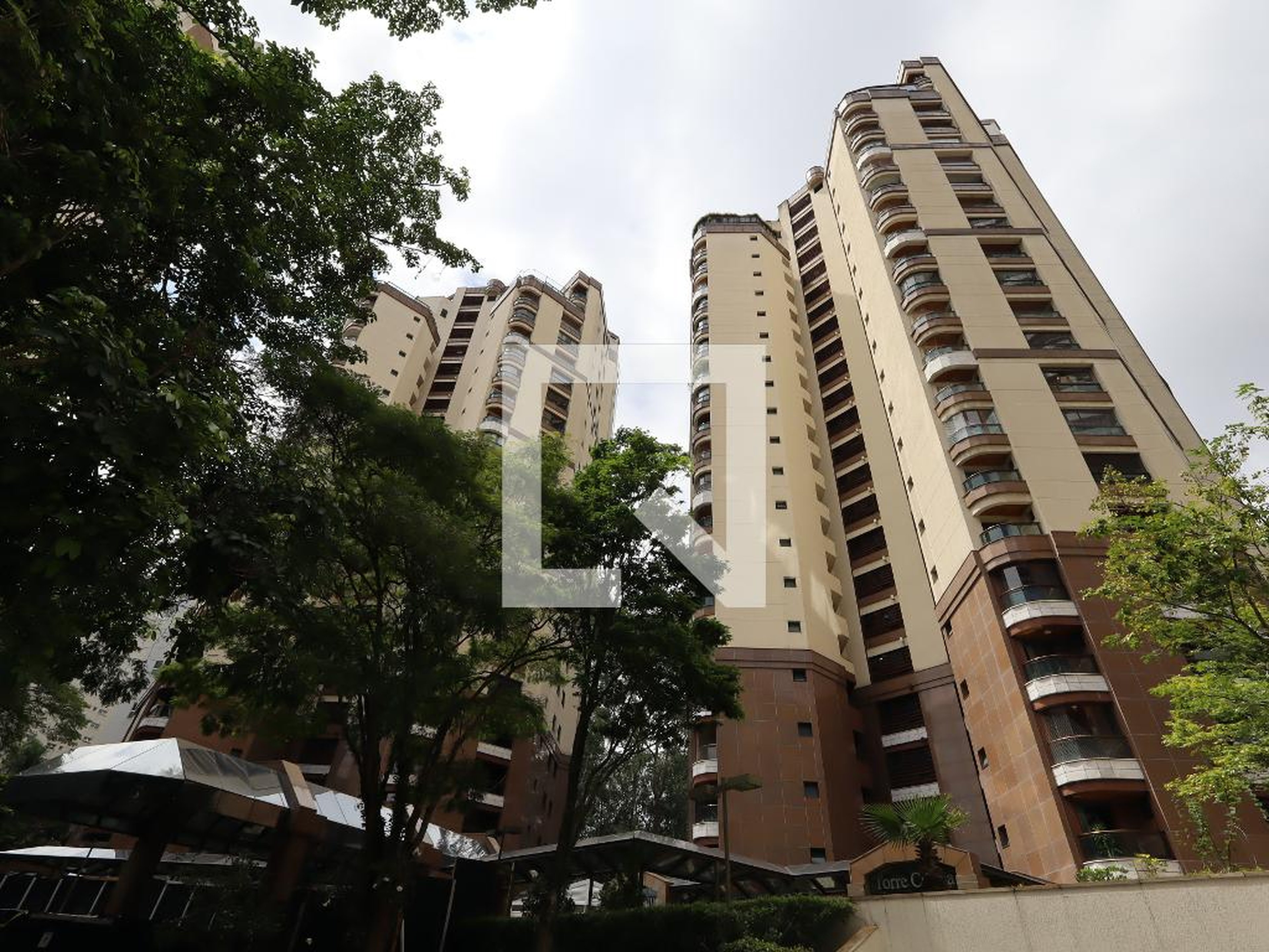 Fachada Condomínio Chacara Tangara