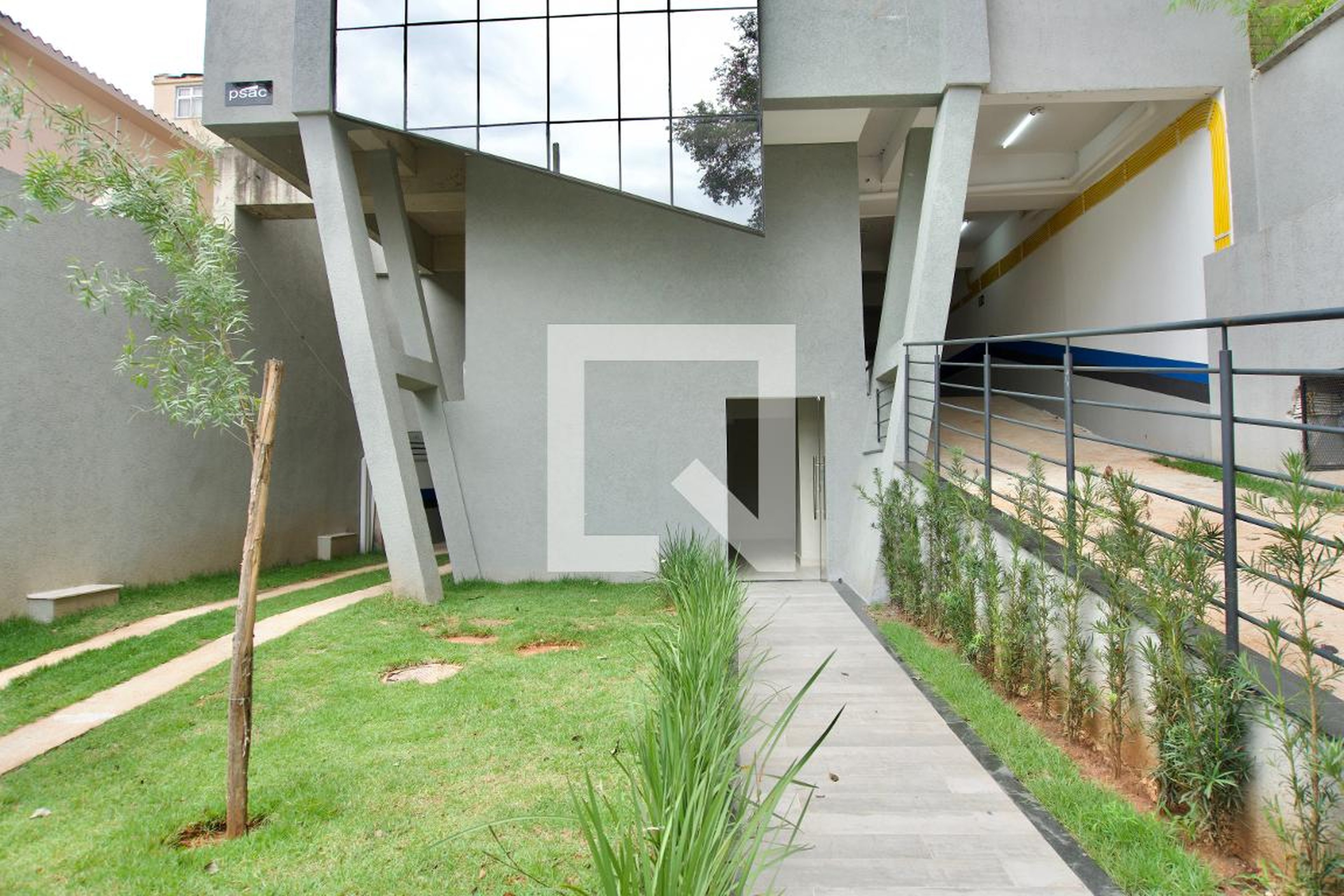 Fachada Condomínio em Rua Dom Vital, 71