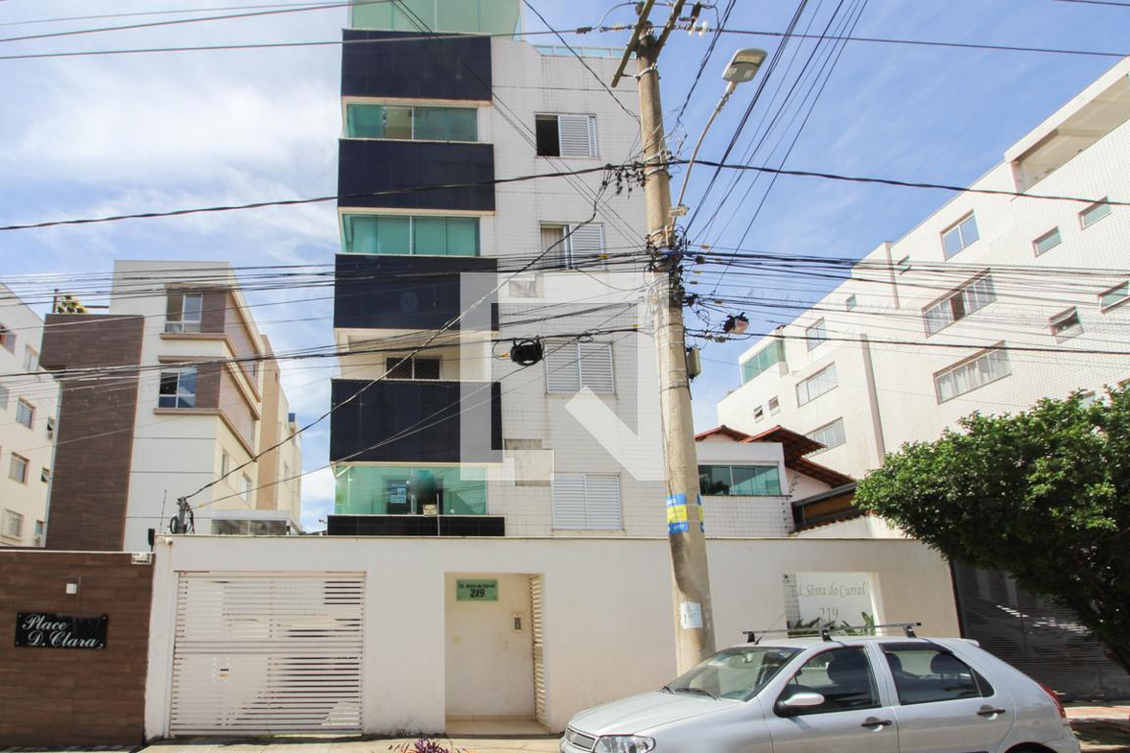 Fachada Condomínio em Rua Álvaro Martins, 219