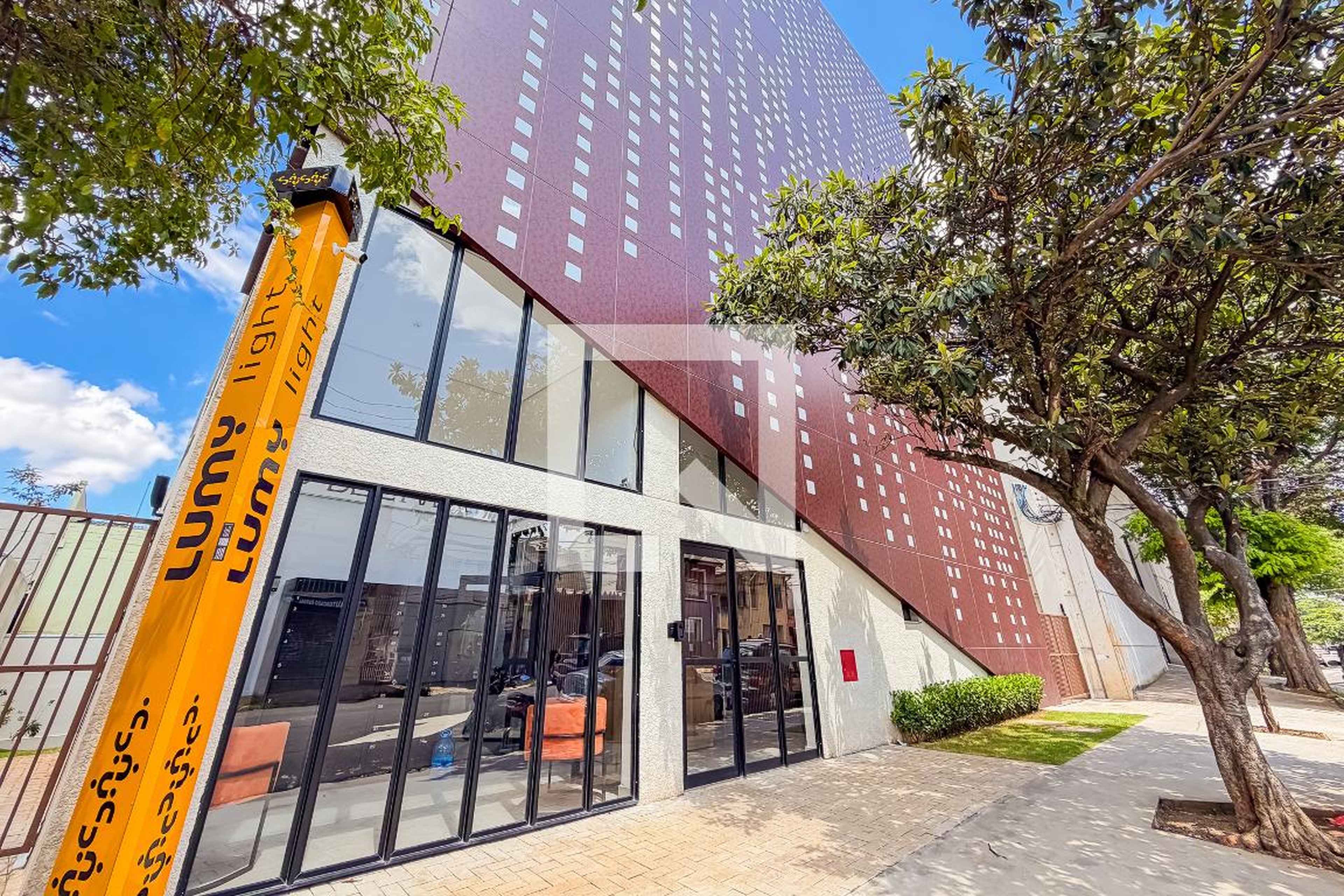 Fachada Condomínio em Rua Mil Oitocentos e Vinte e Dois, 743