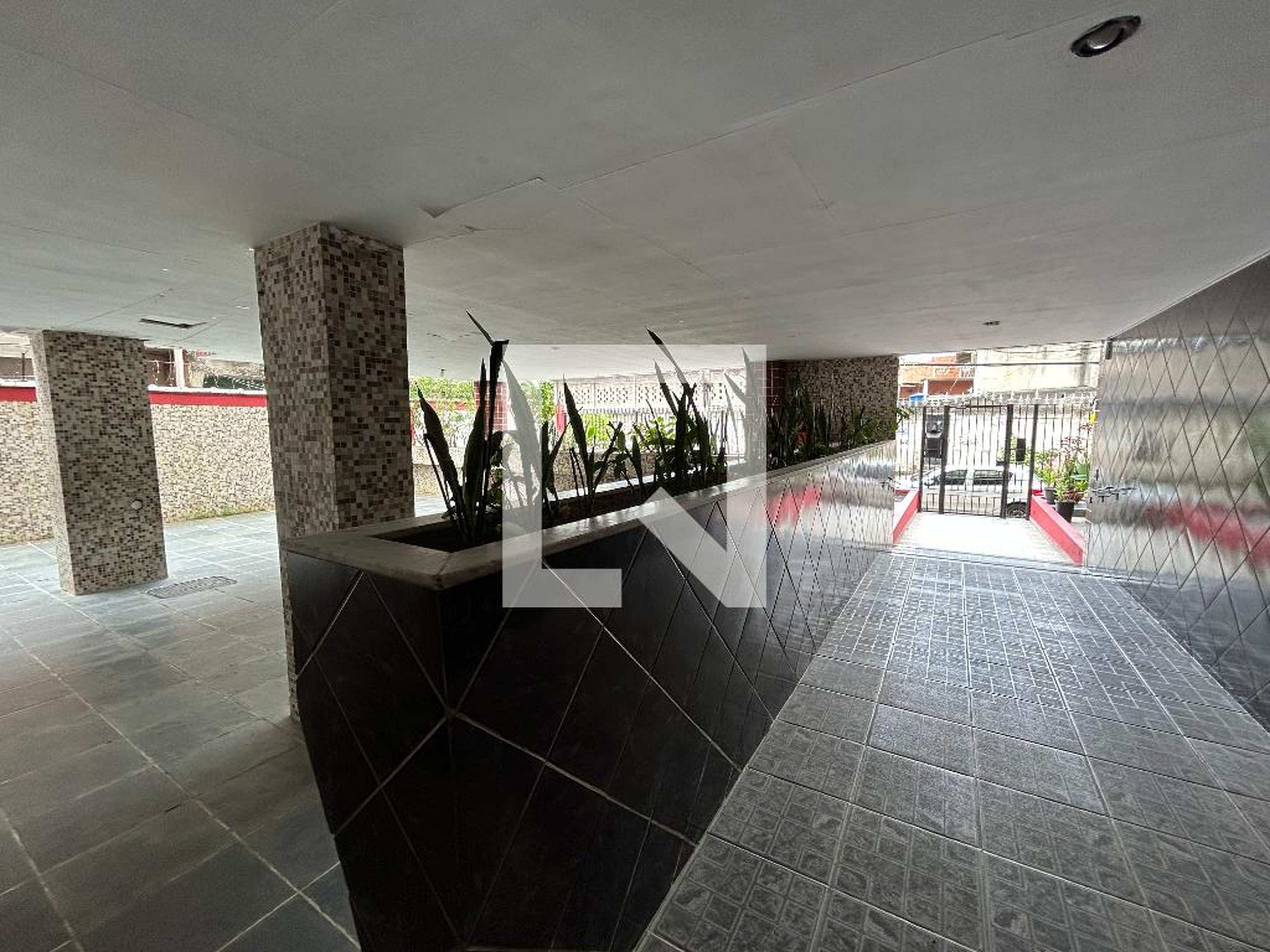 Hall de entrada Condomínio Particular