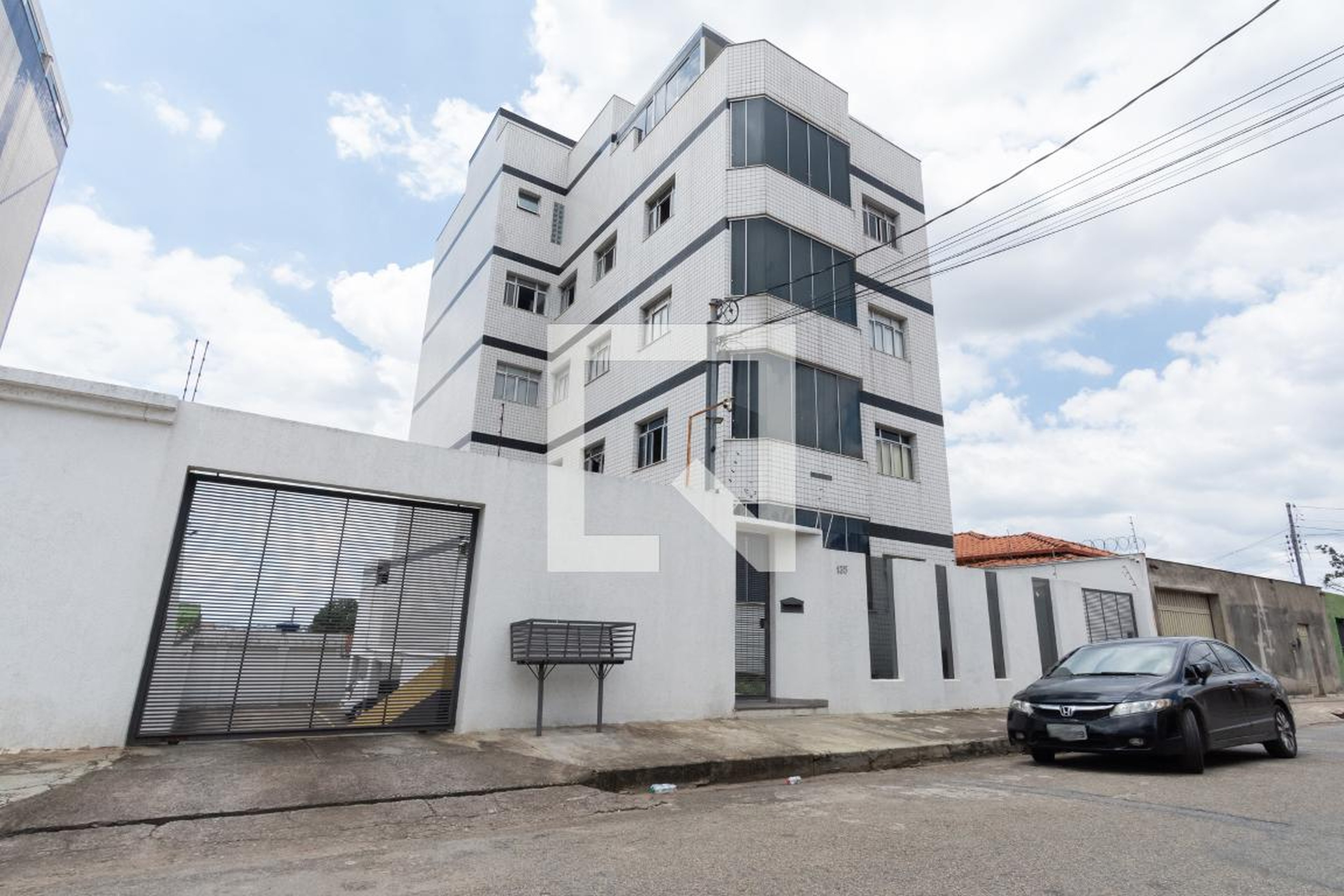 Fachada Condomínio em Rua Padre Bartolomeu de Gusmão, 135