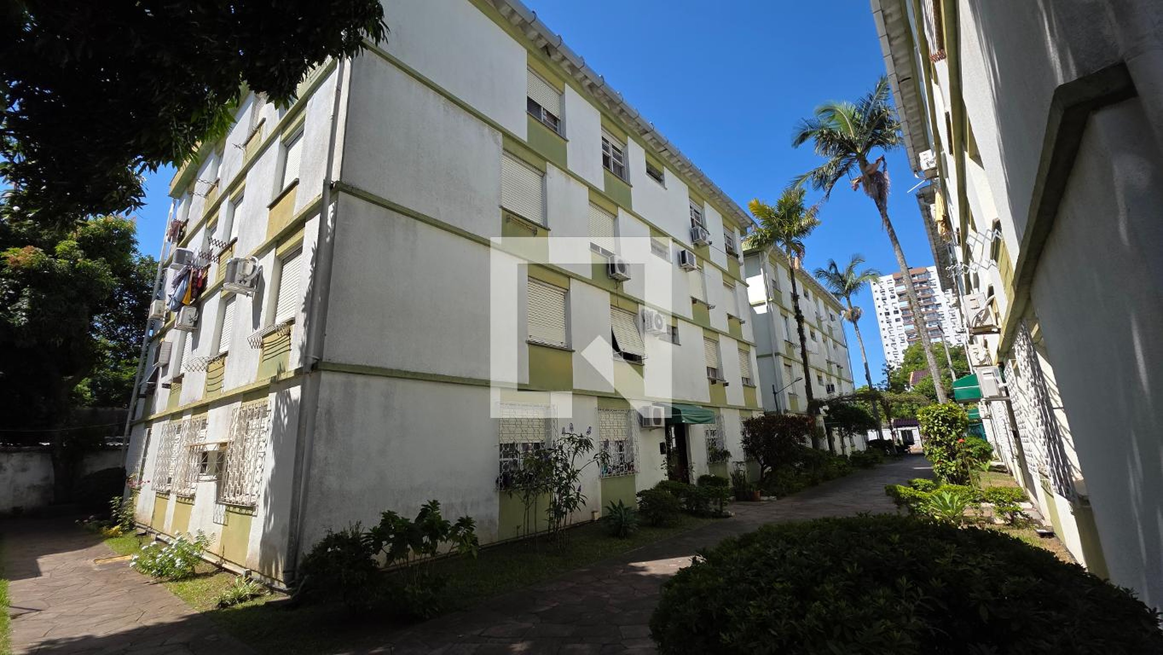 Fachada Condomínio em Rua Morretes, 88