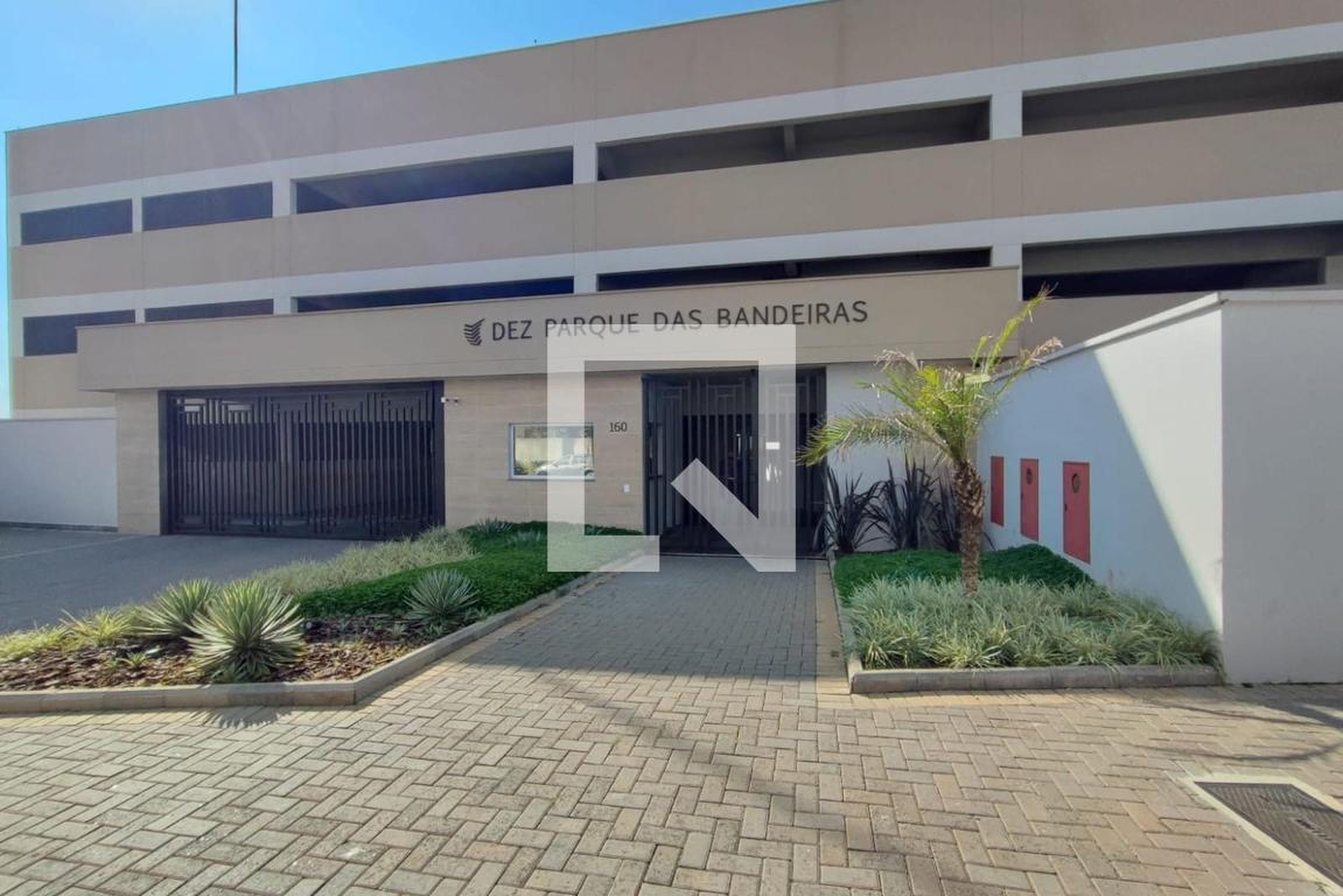 Fachada do Condomínio Residencial Dez Parque das Bandeiras